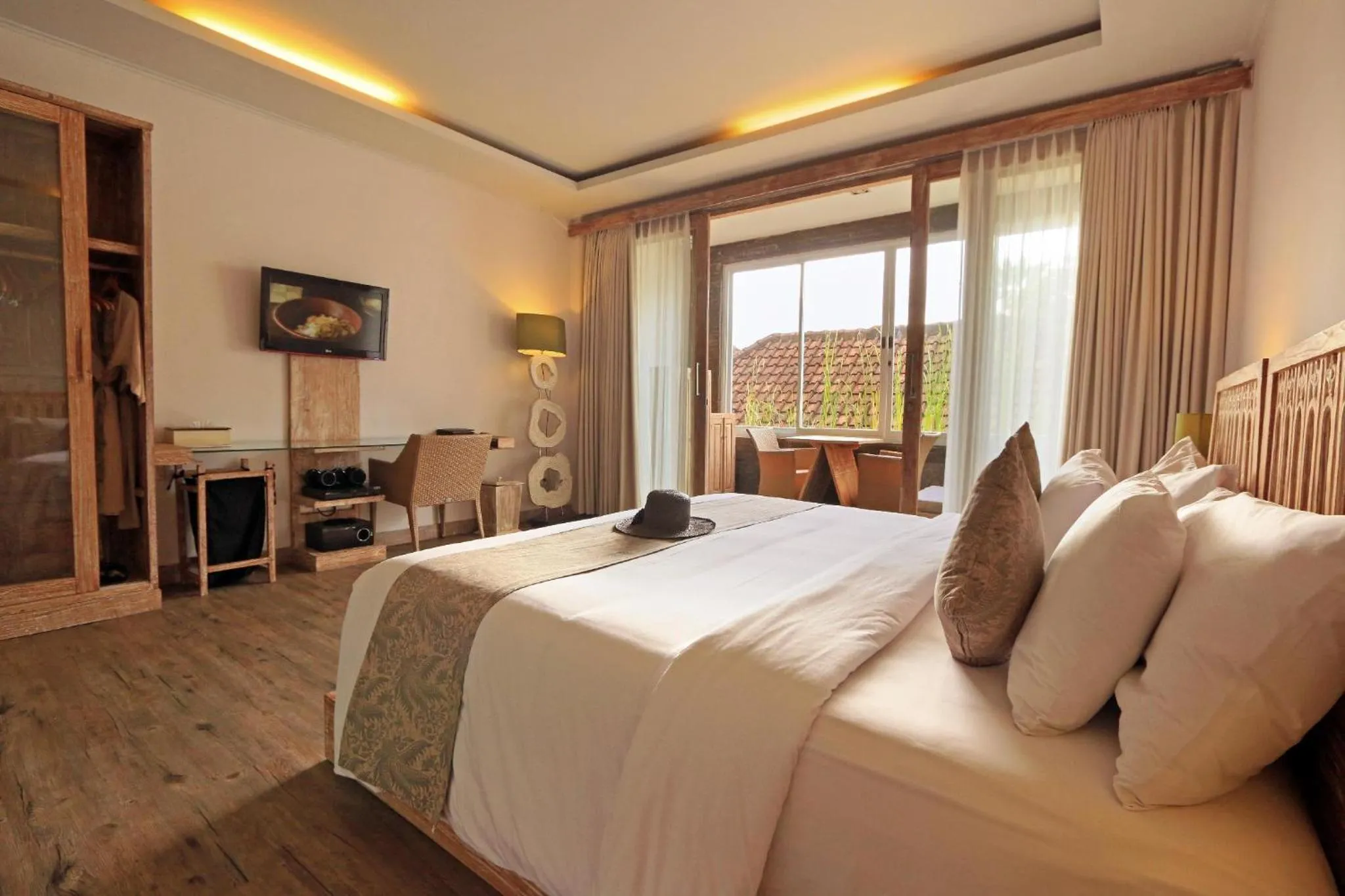 Photo of the whole room, Bed in Peace Blue Naiharn Naturist Resort Phuket SHA Extra Plus