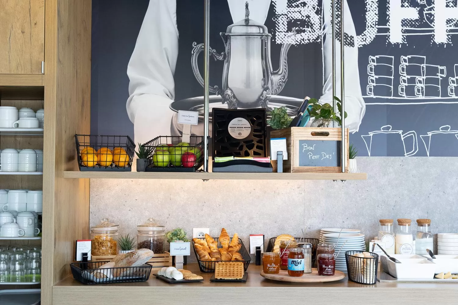 Buffet breakfast in Ibis Budget Perpignan Sud