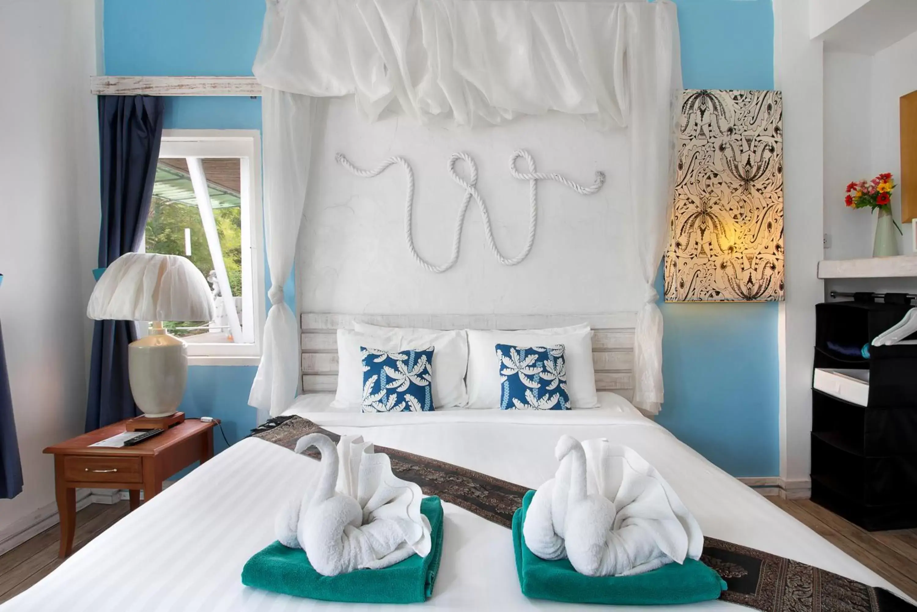 Deluxe Room in The White Knot Koh Chang Deluxe Room in The White Knot Koh Chang