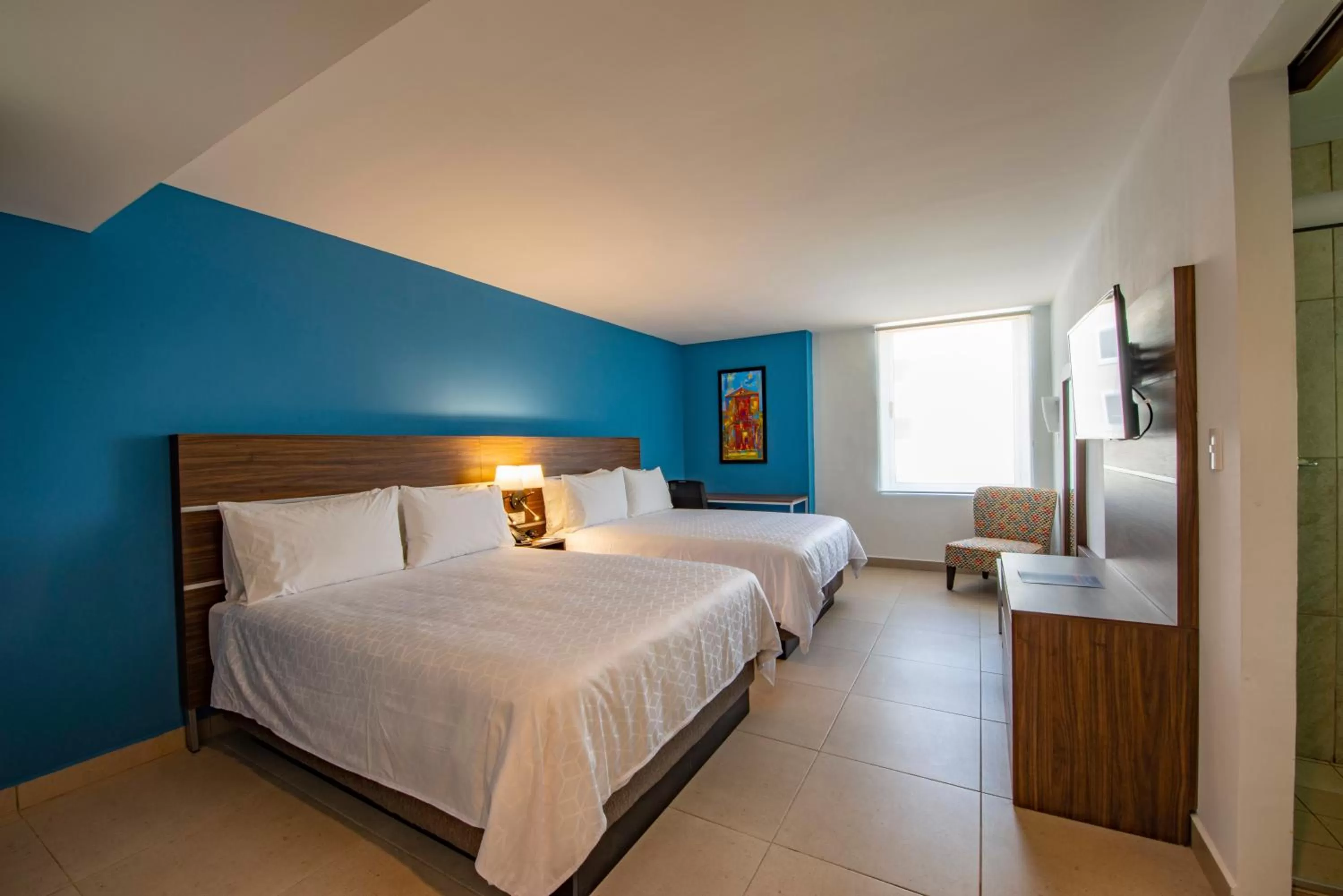 Photo of the whole room, Bed in Holiday Inn Express Merida Centro by IHG