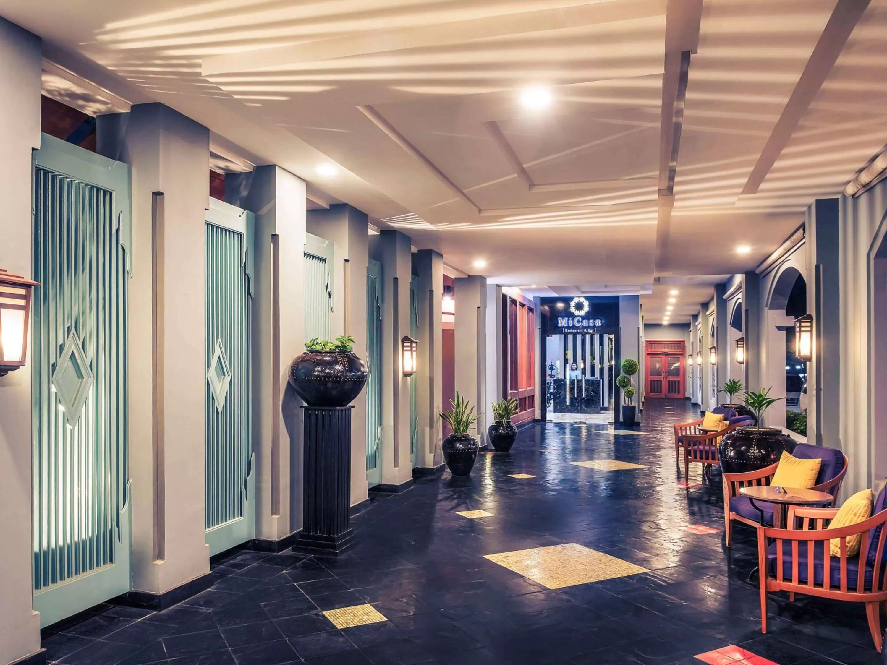 Restaurant/places to eat in Mercure Yangon Kaba Aye