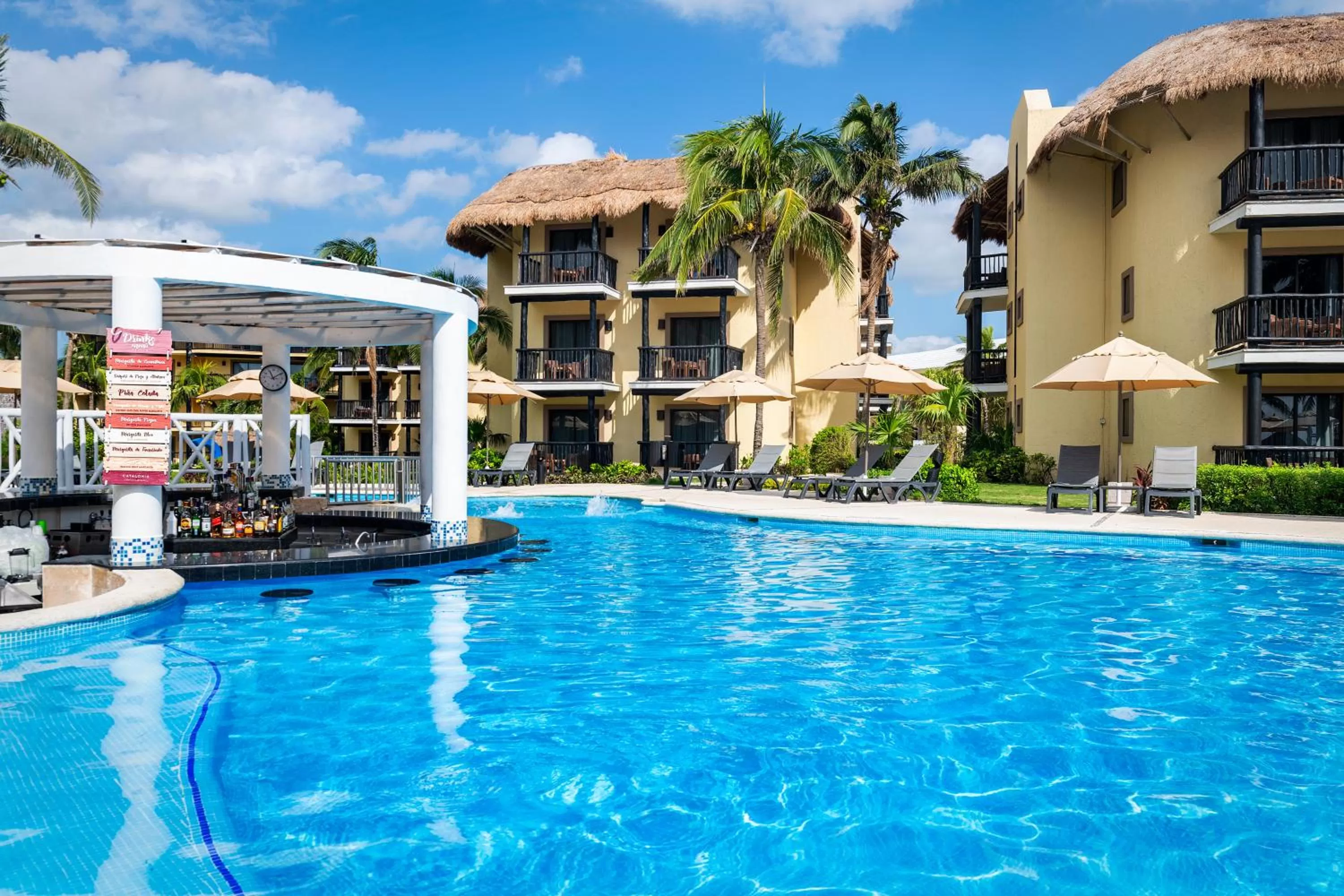 Swimming pool in Catalonia Riviera Maya Resort & Spa- All Inclusive