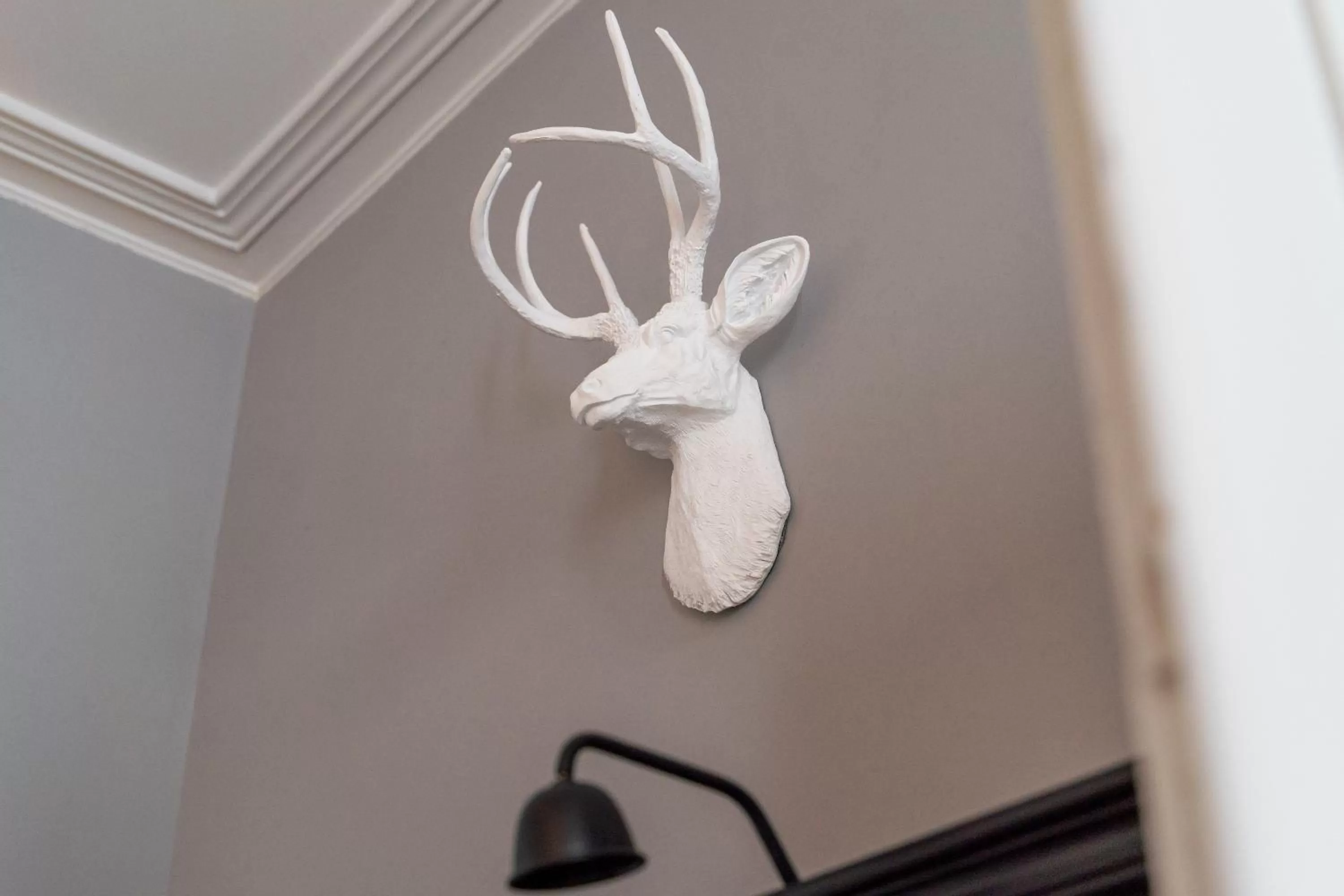 Decorative detail in H de Surgères