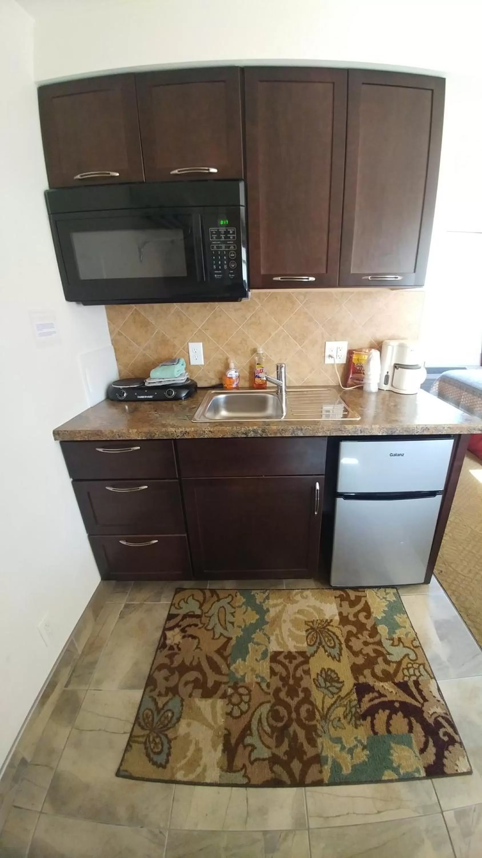 Kitchen or kitchenette in Motel 57