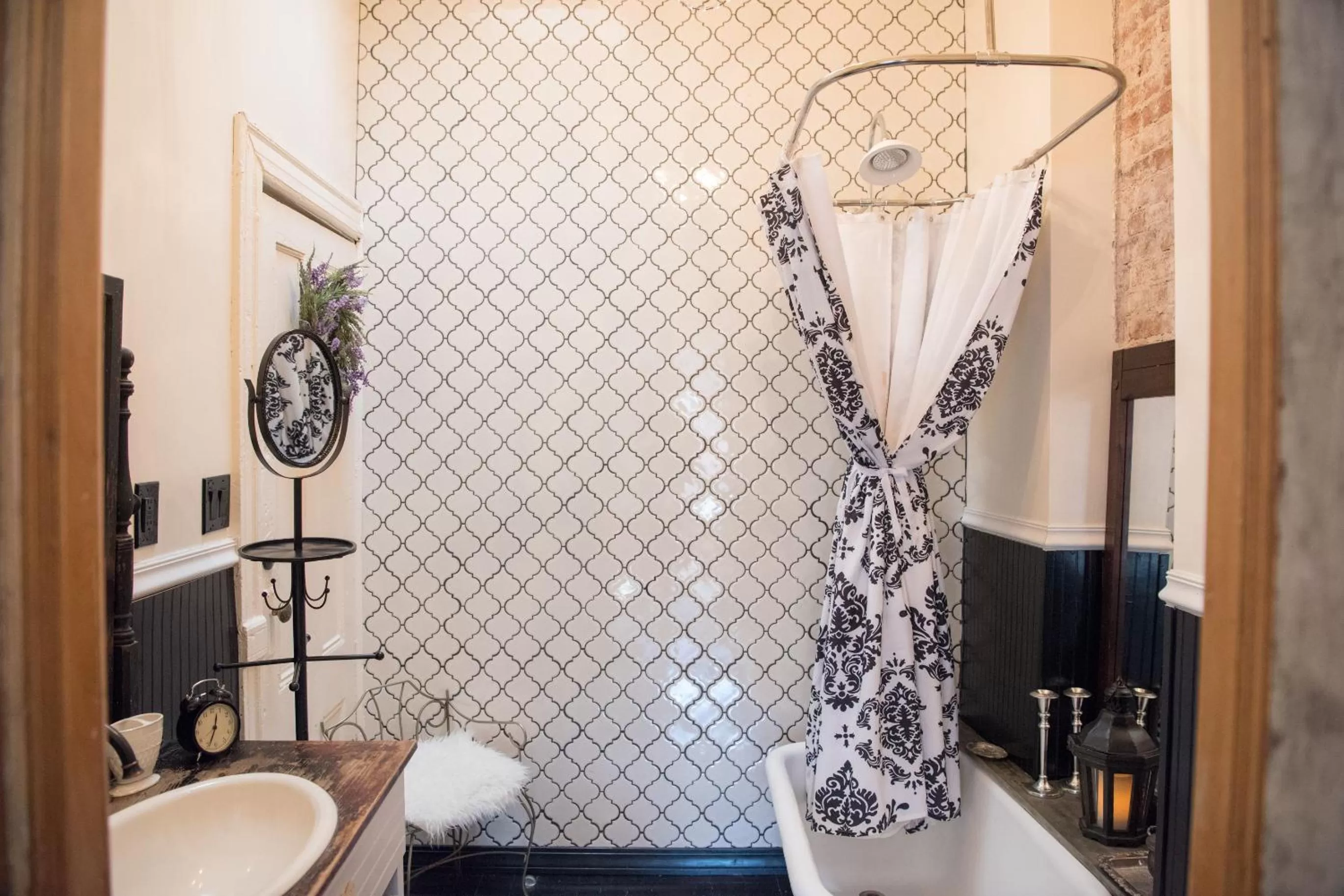 Shower in Harlem Grand