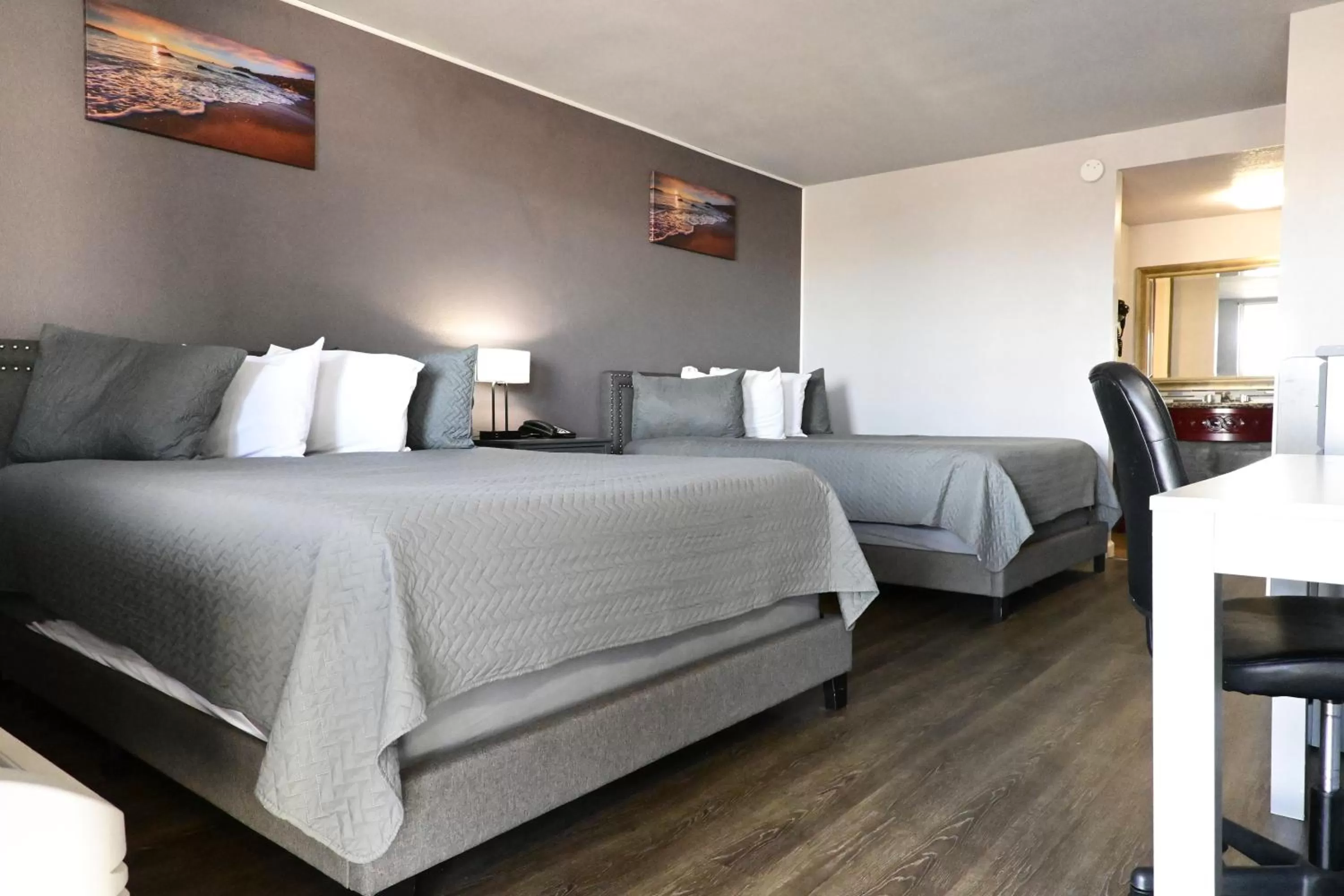 Bedroom, Bed in R Nite Star Inn and Suites -Home of the Cowboys & Rangers