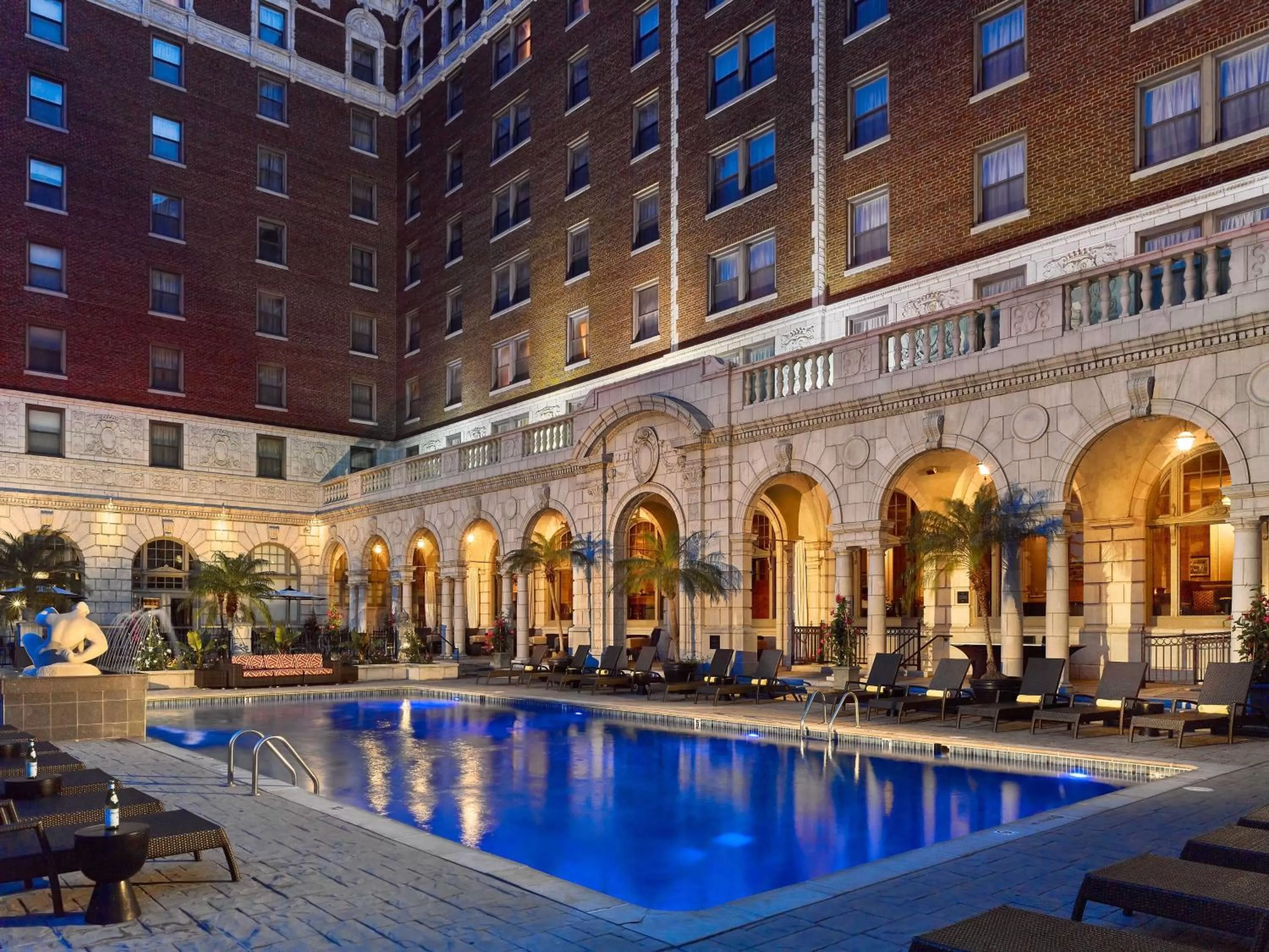 Pool view in The Royal Sonesta Chase Park Plaza St Louis