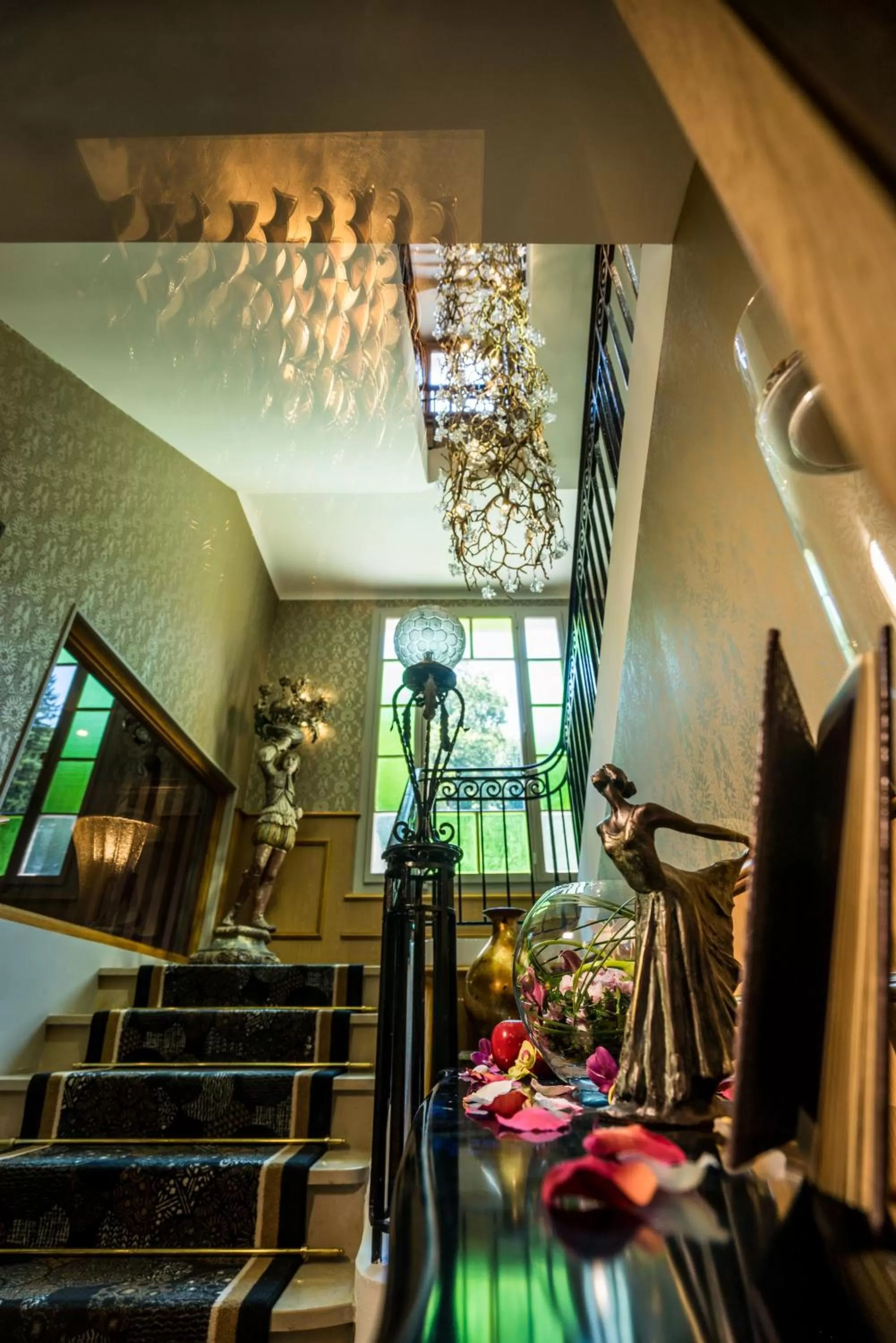 Decorative detail in Les Trésoms Lake and Spa Resort