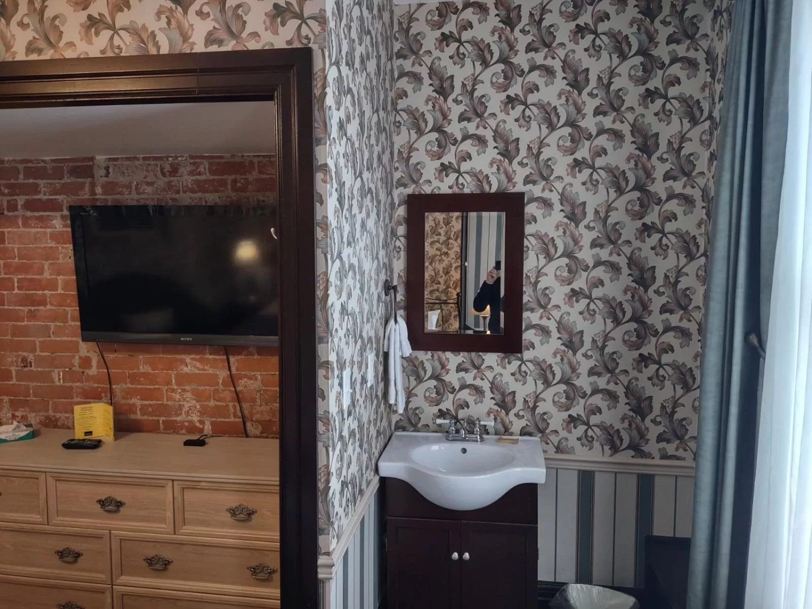 Bathroom in The King George Inn