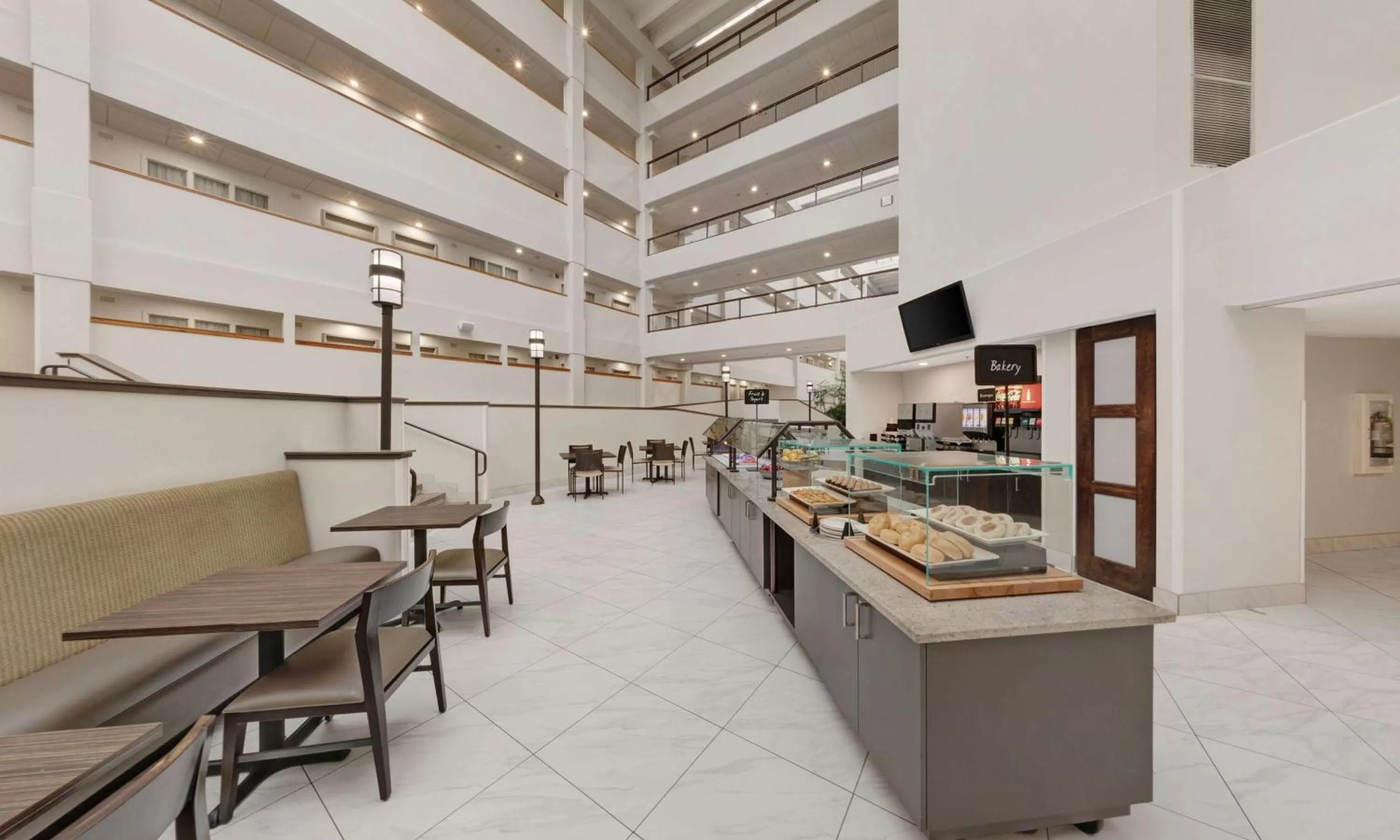 Breakfast in Embassy Suites by Hilton Milwaukee Brookfield