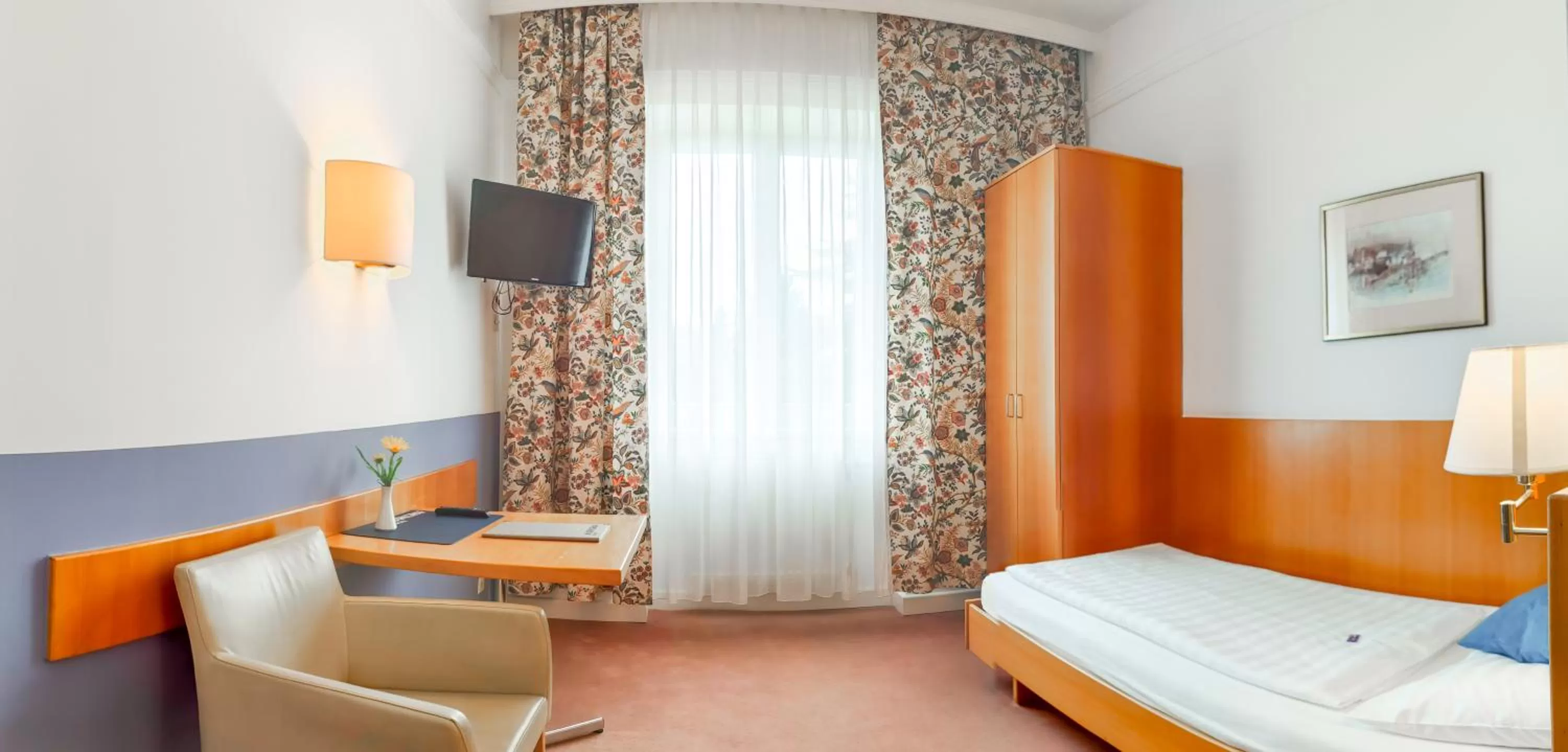 Photo of the whole room, Bed in Hotel Markgraf
