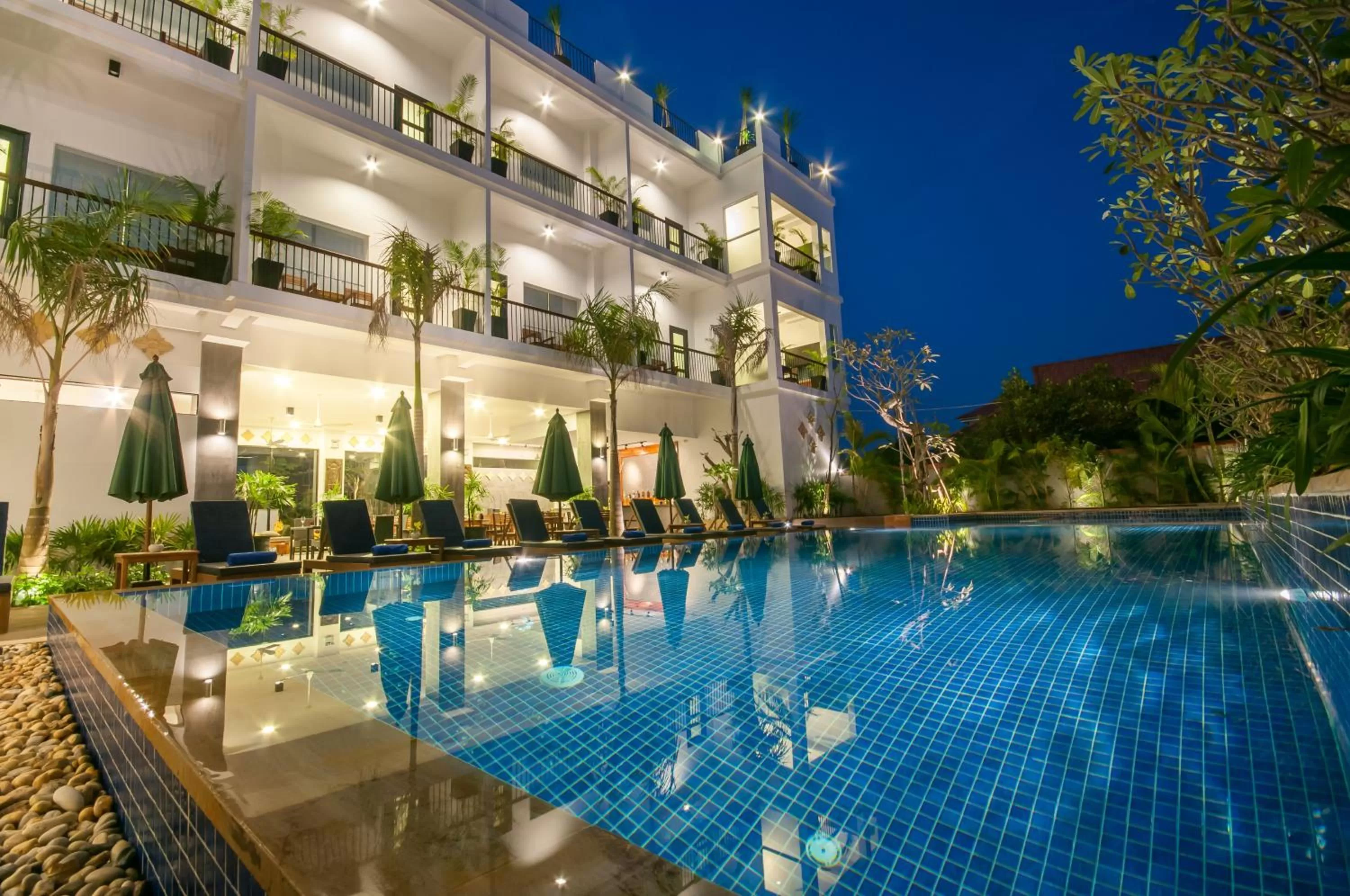 Night in Landing Gold by Amatak