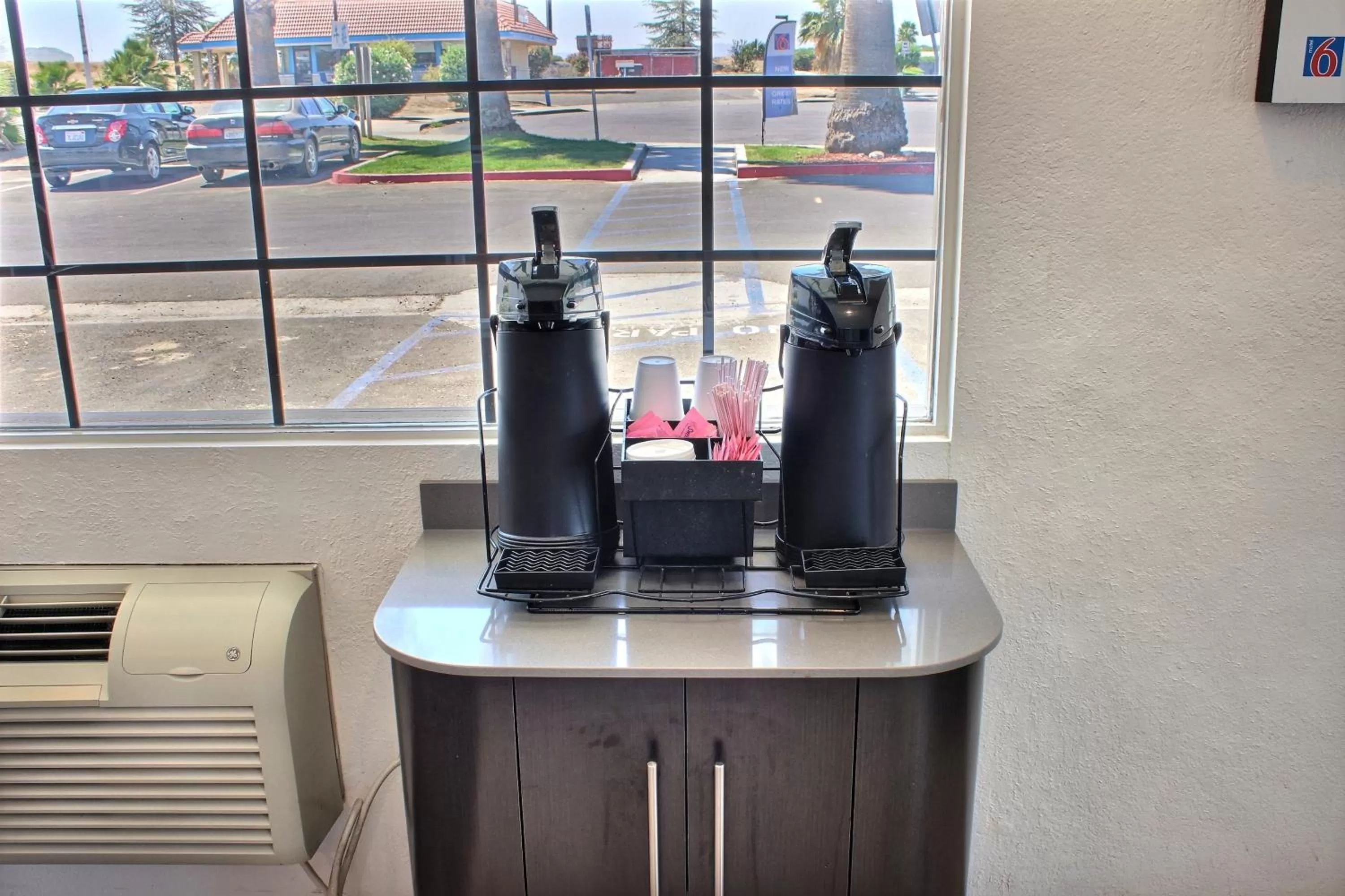 Coffee/tea facilities in Motel 6-Coalinga, CA - East