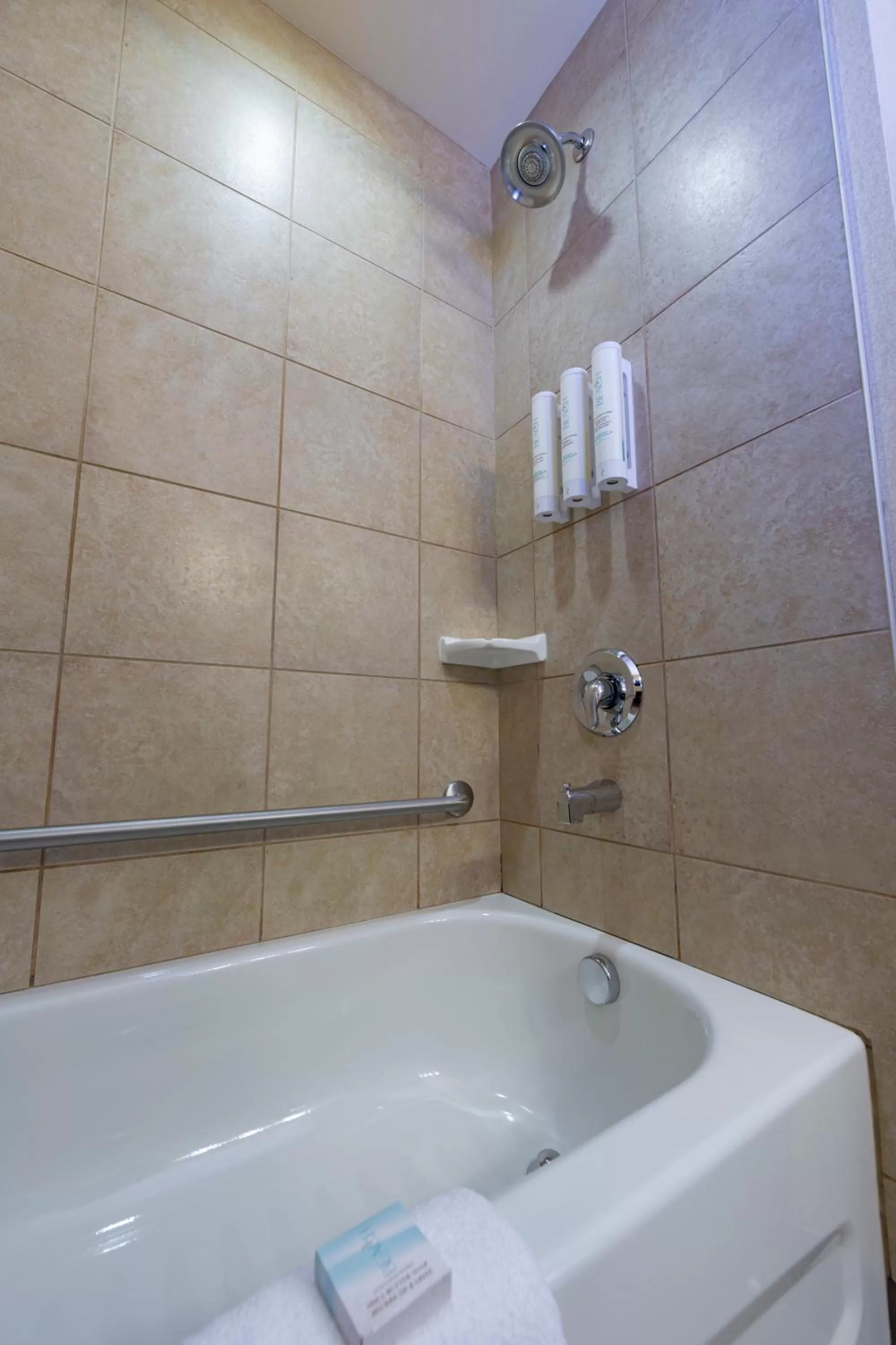 Shower in Bayview Hotel