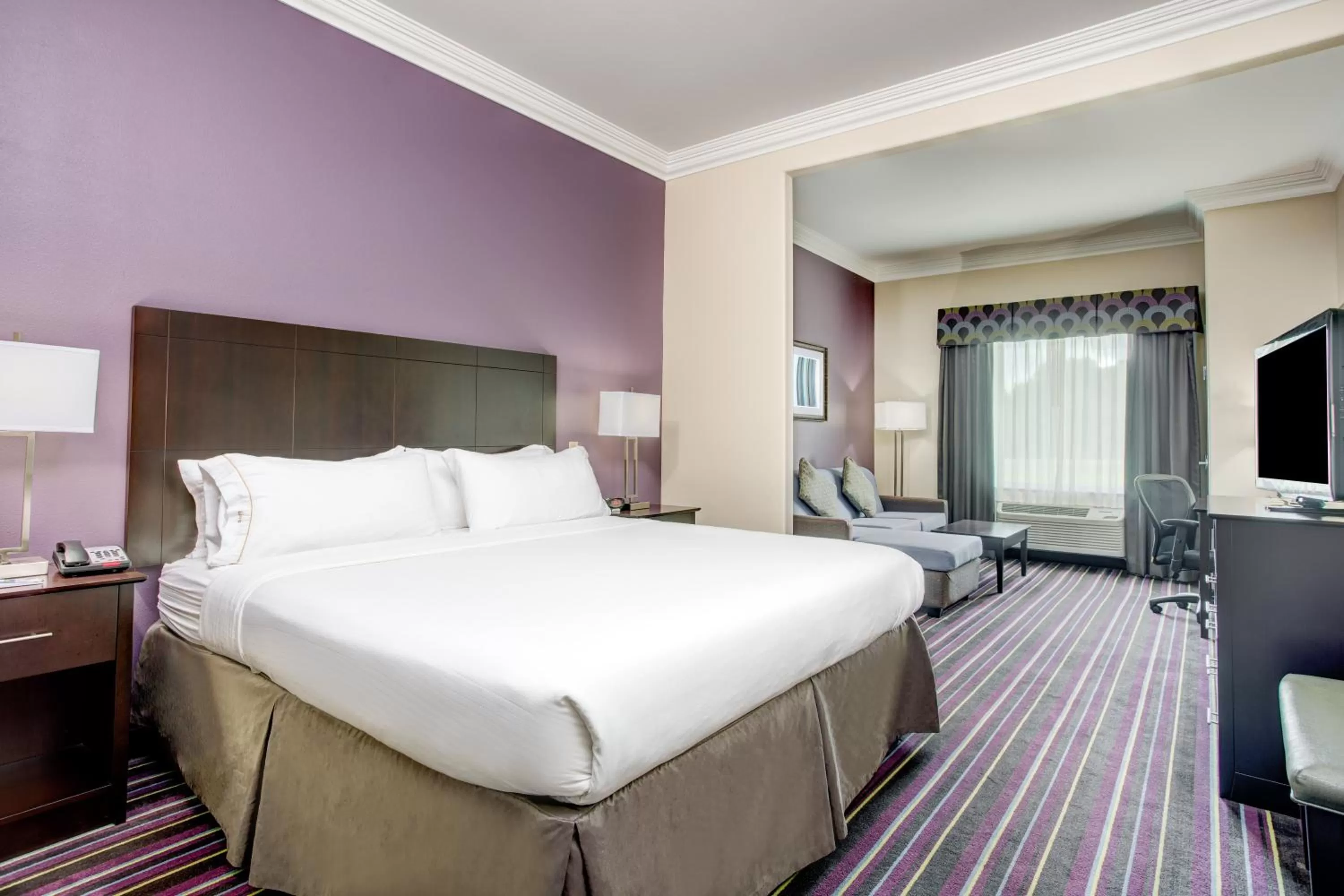 Bedroom, Bed in Holiday Inn Express & Suites Raceland - Highway 90 by IHG