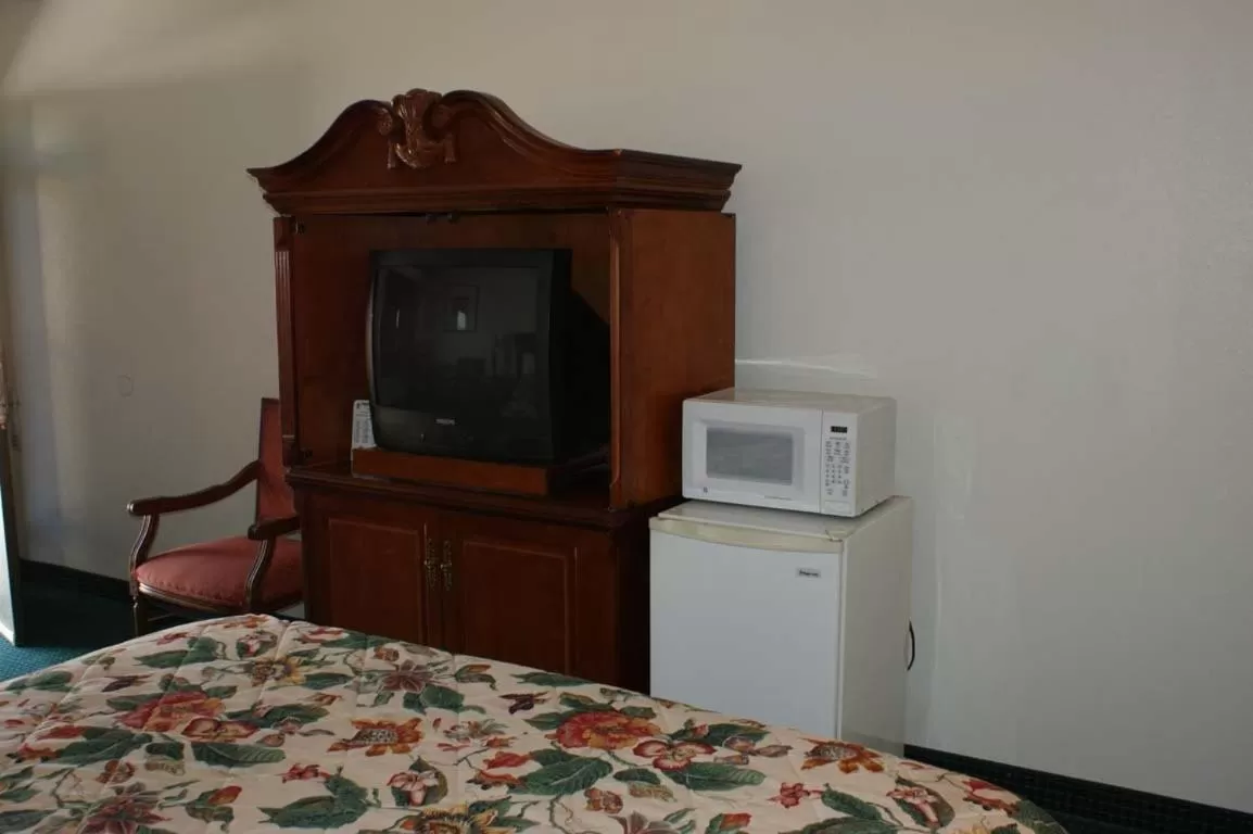 HWY Express Inn and Suites