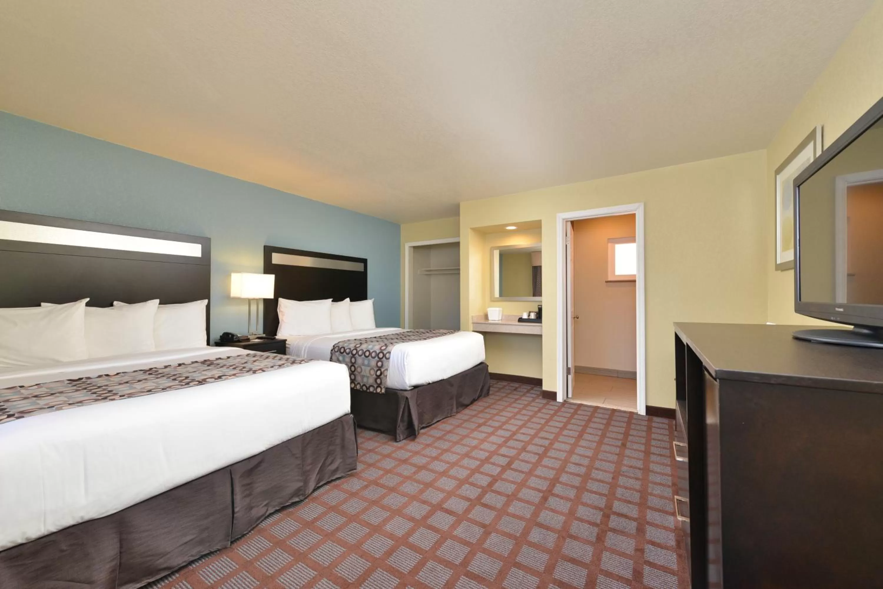 Bedroom, Bed in Avenue Inn Downtown District SLO