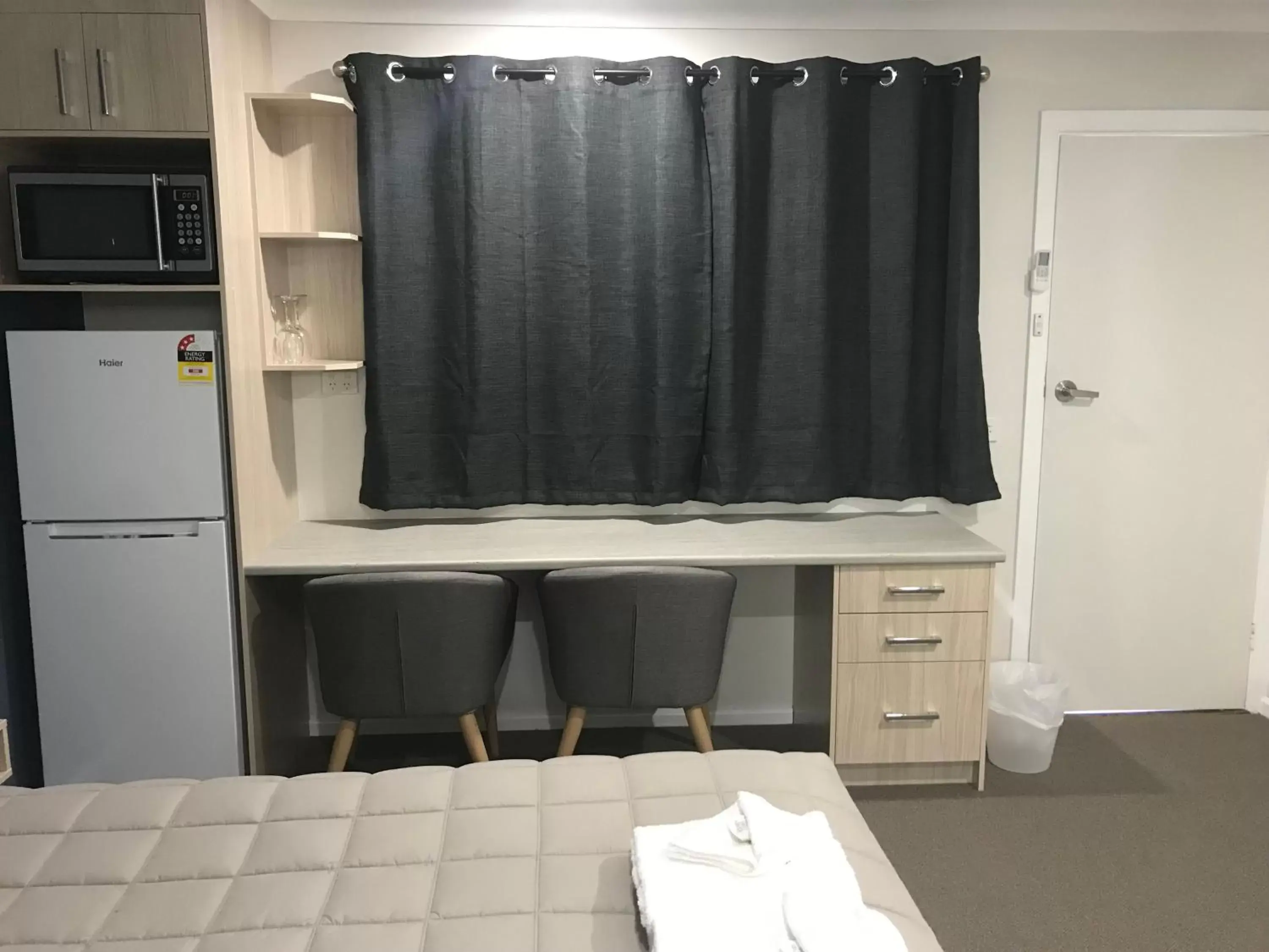 Deluxe Triple Room in Kootingal Landview Motel Deluxe Triple Room in Kootingal Landview Motel