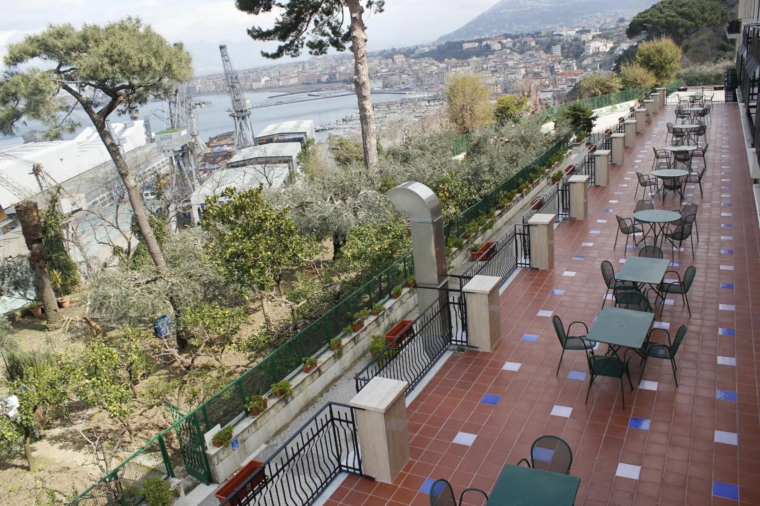 Restaurant/places to eat in Ancelle Sorrento - Casa d'Accoglienza