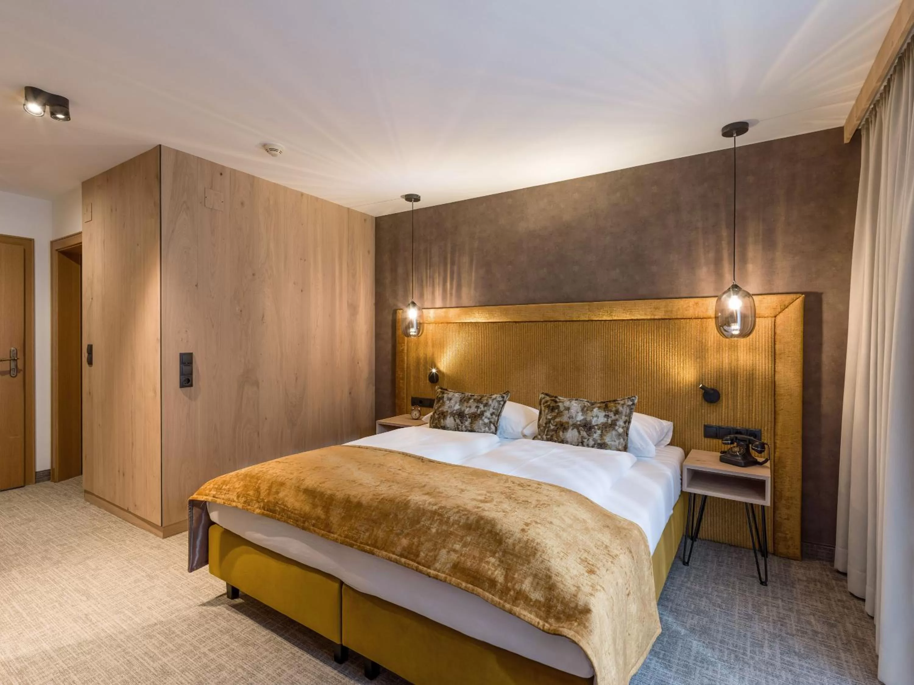 Bedroom, Bed in Hotel Jägerhof und Jagdhaus