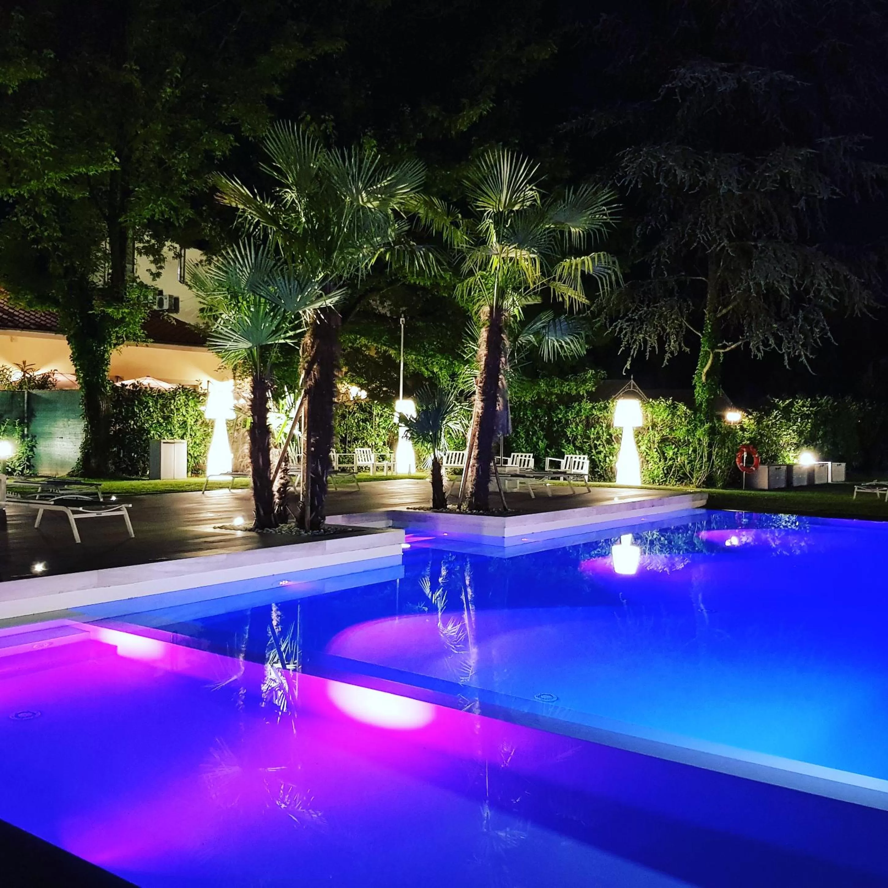 Swimming pool in Hotel Hambros - Il Parco in Villa Banchieri