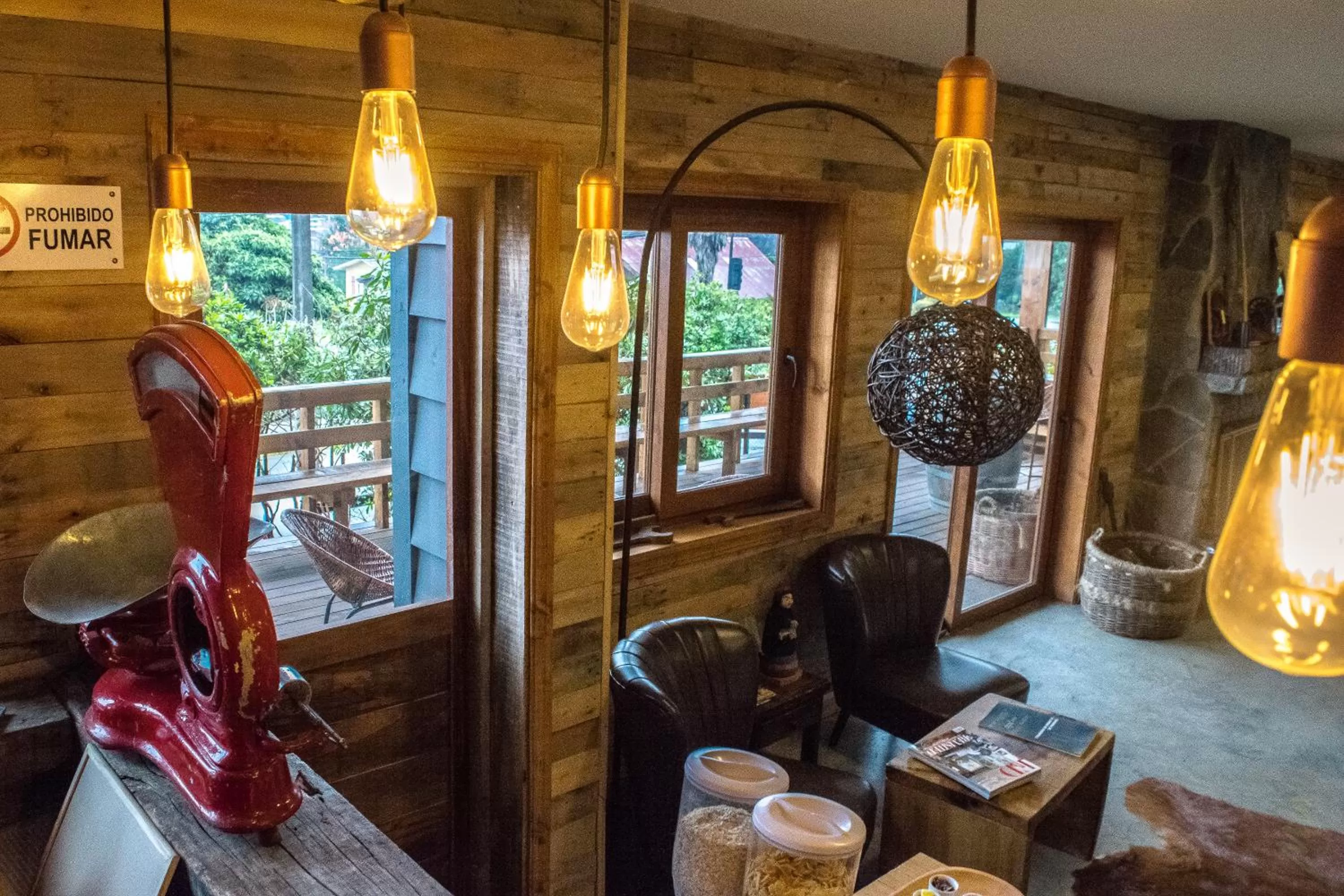 Communal lounge/ TV room in Hotel 381 Panguipulli