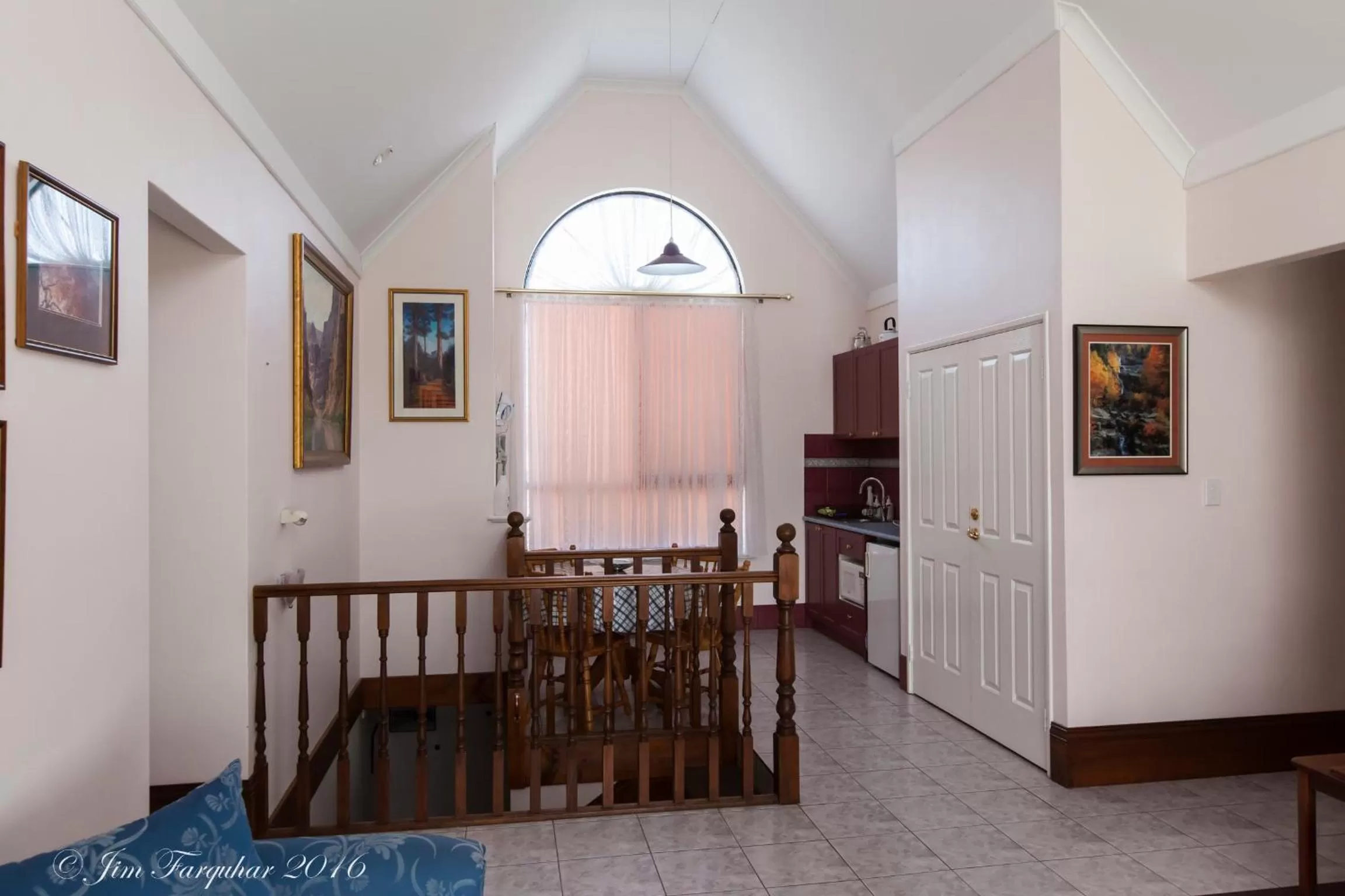 Kitchen or kitchenette, Dining Area in Aarn House B&B Airport Accommodation