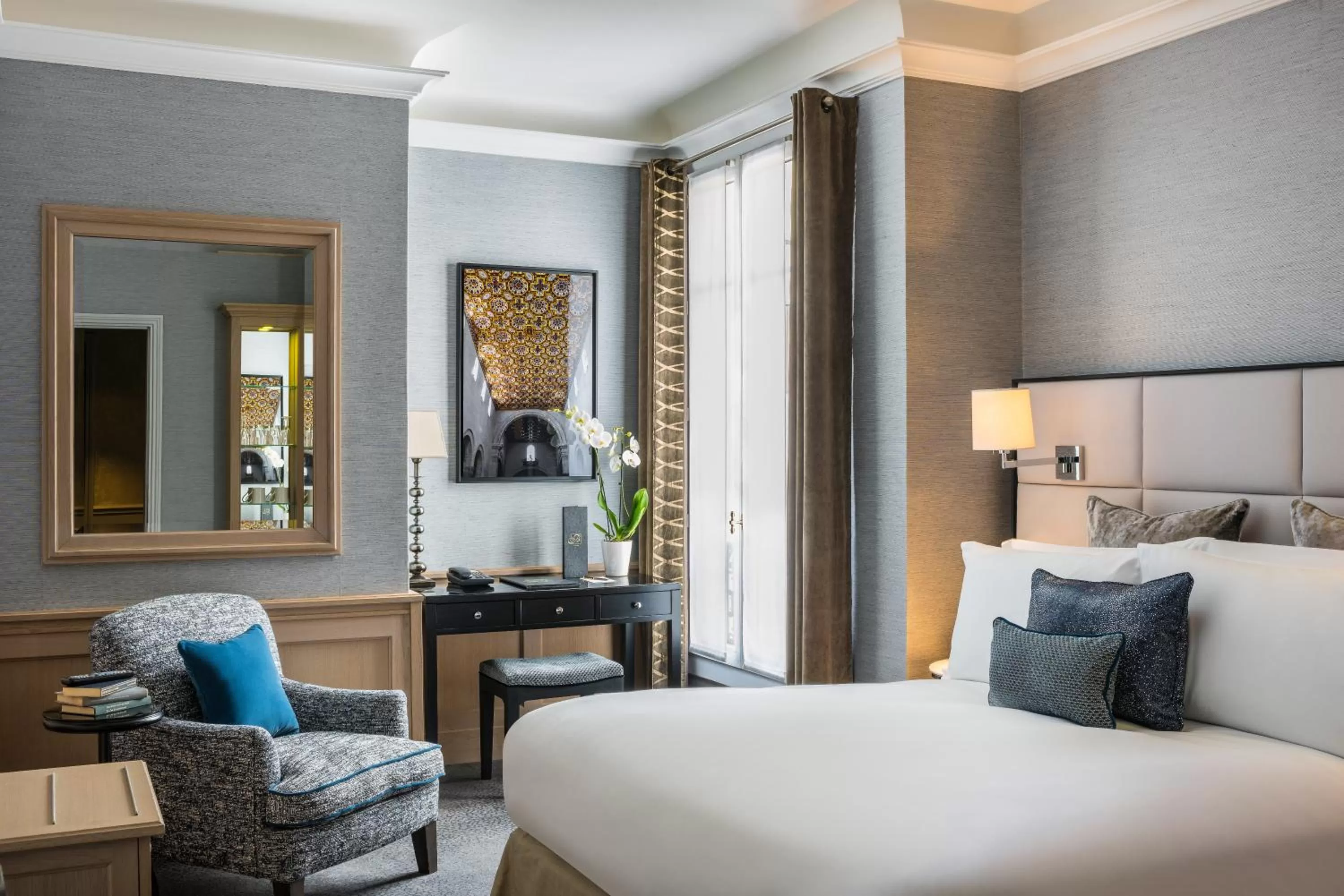 Bed in Sofitel Paris Baltimore Tour Eiffel