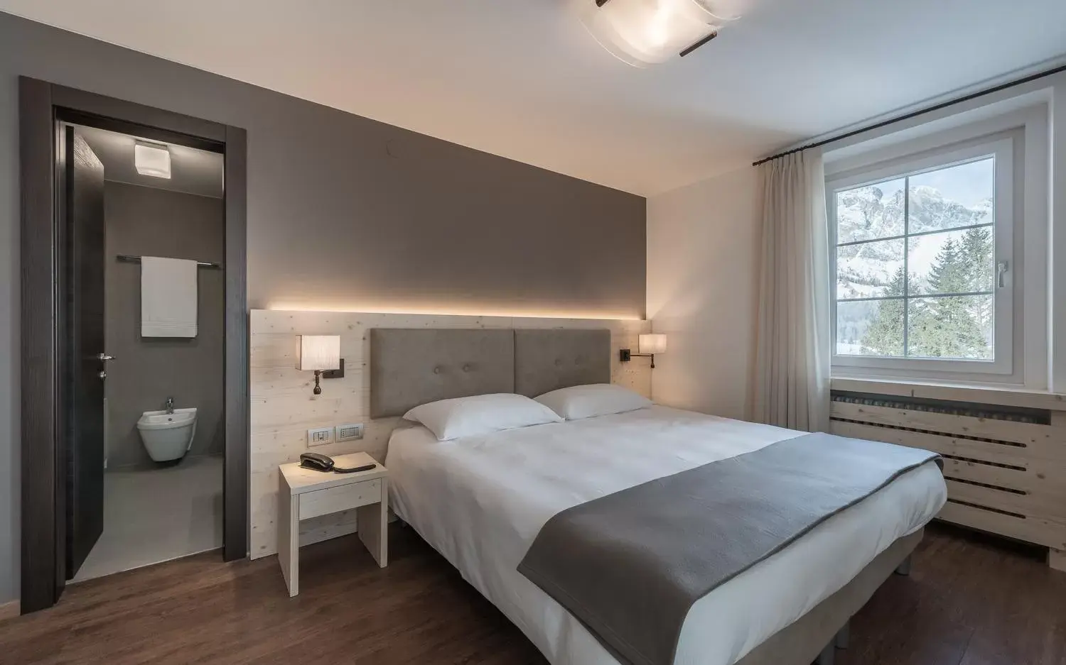 Superior Double Room in Hotel Villa Argentina Superior Double Room in Hotel Villa Argentina