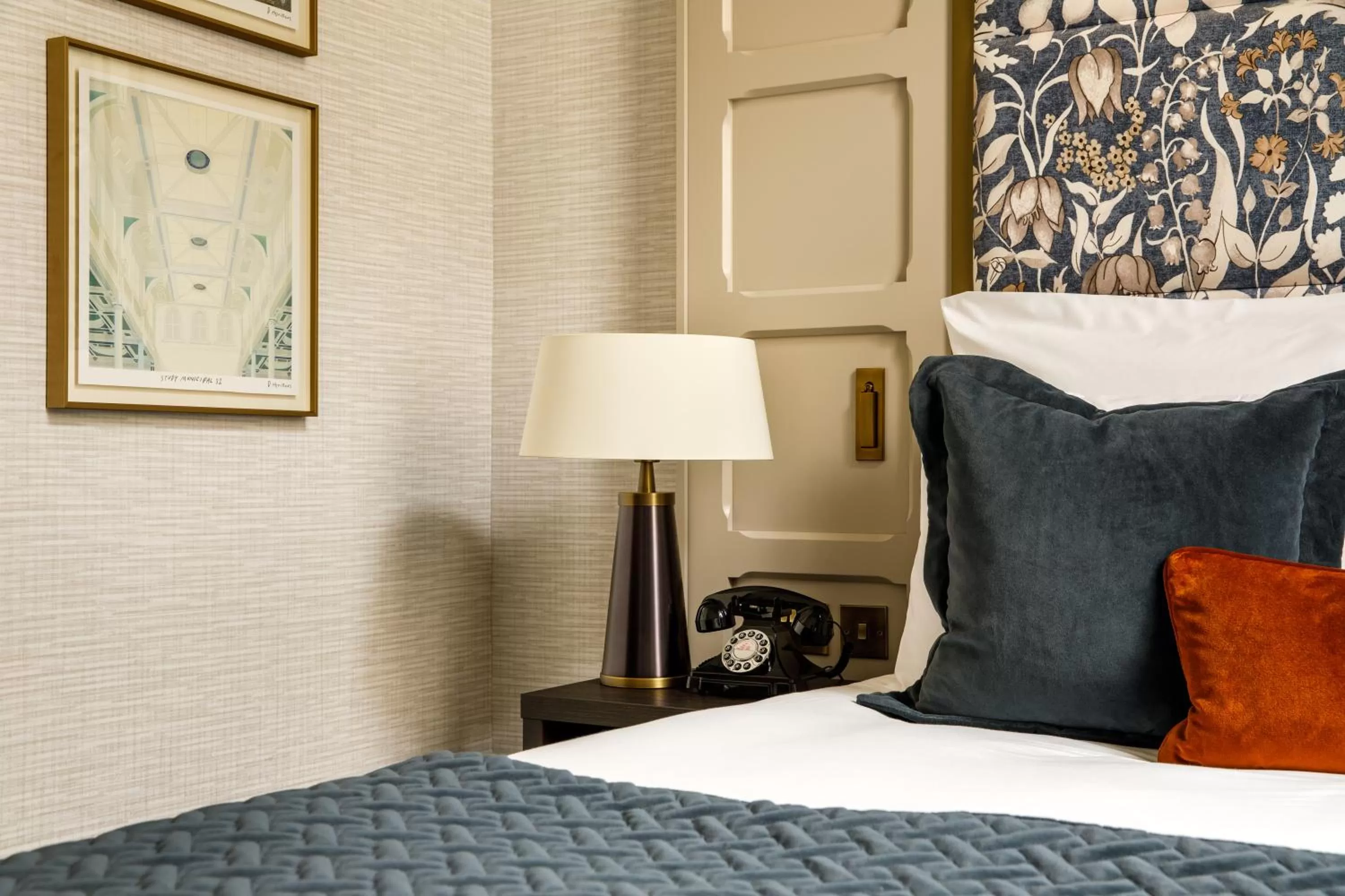 Bed in The Municipal Hotel Liverpool - MGallery