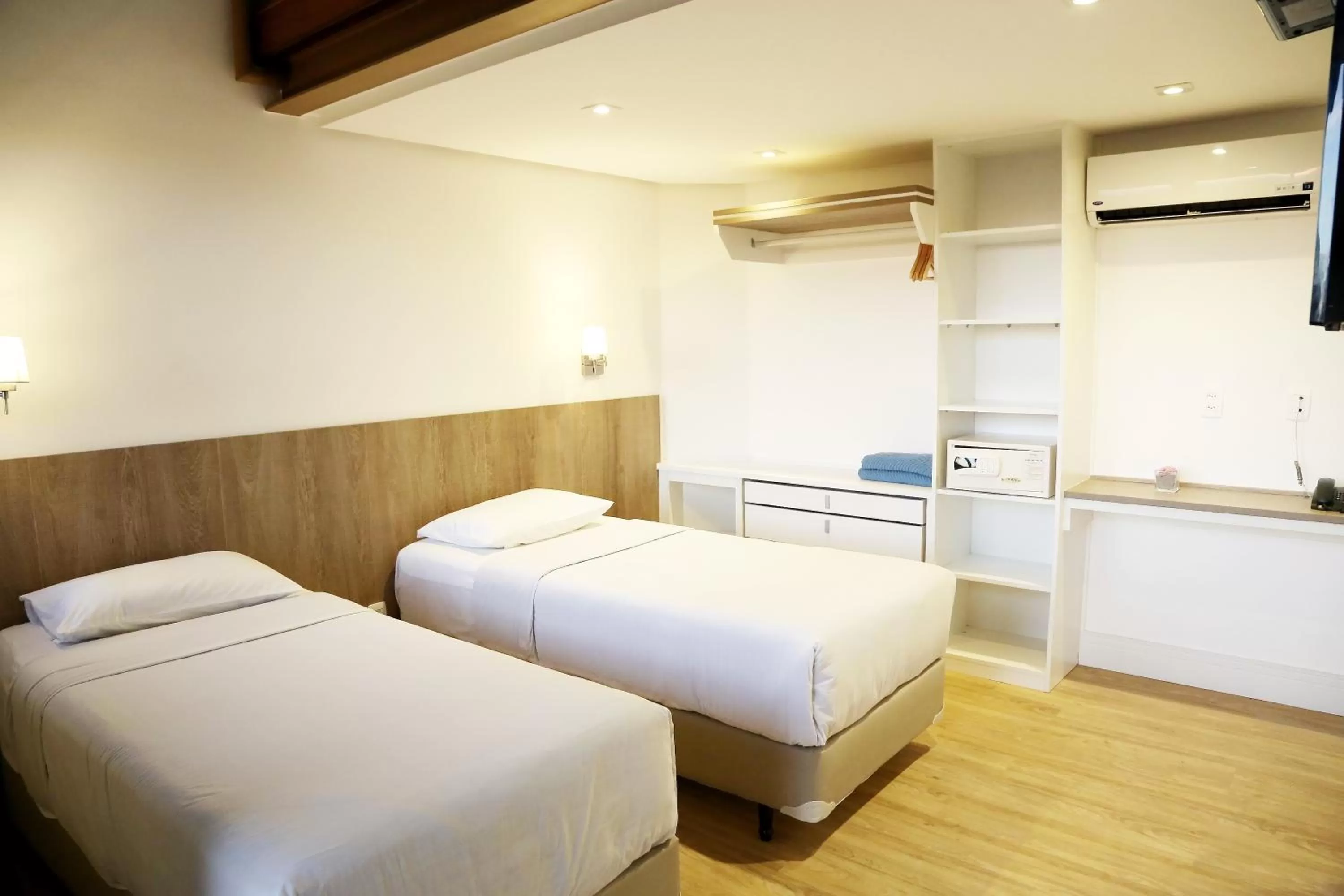 Bedroom, Bed in Sant' Martre