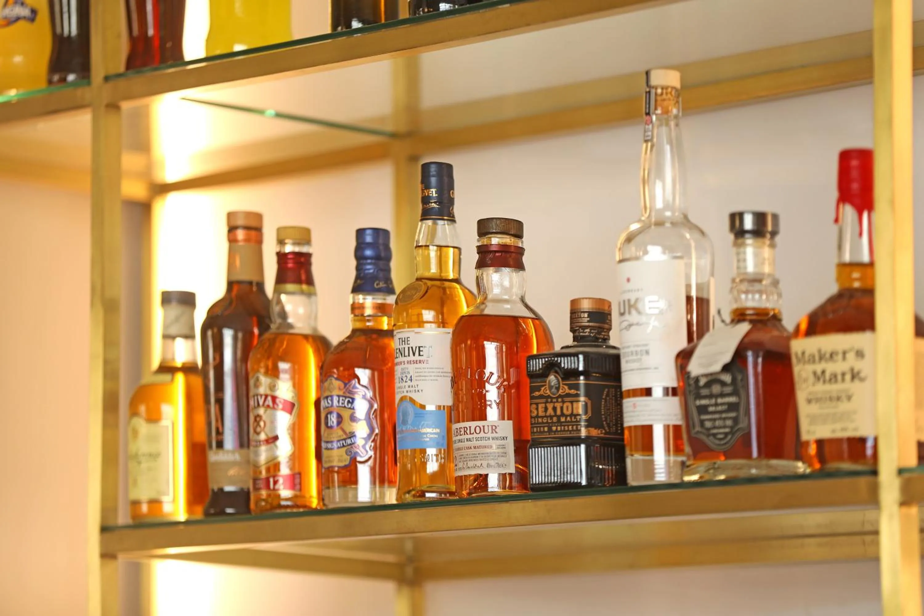 Lounge or bar in Negrecoste Hôtel & Spa