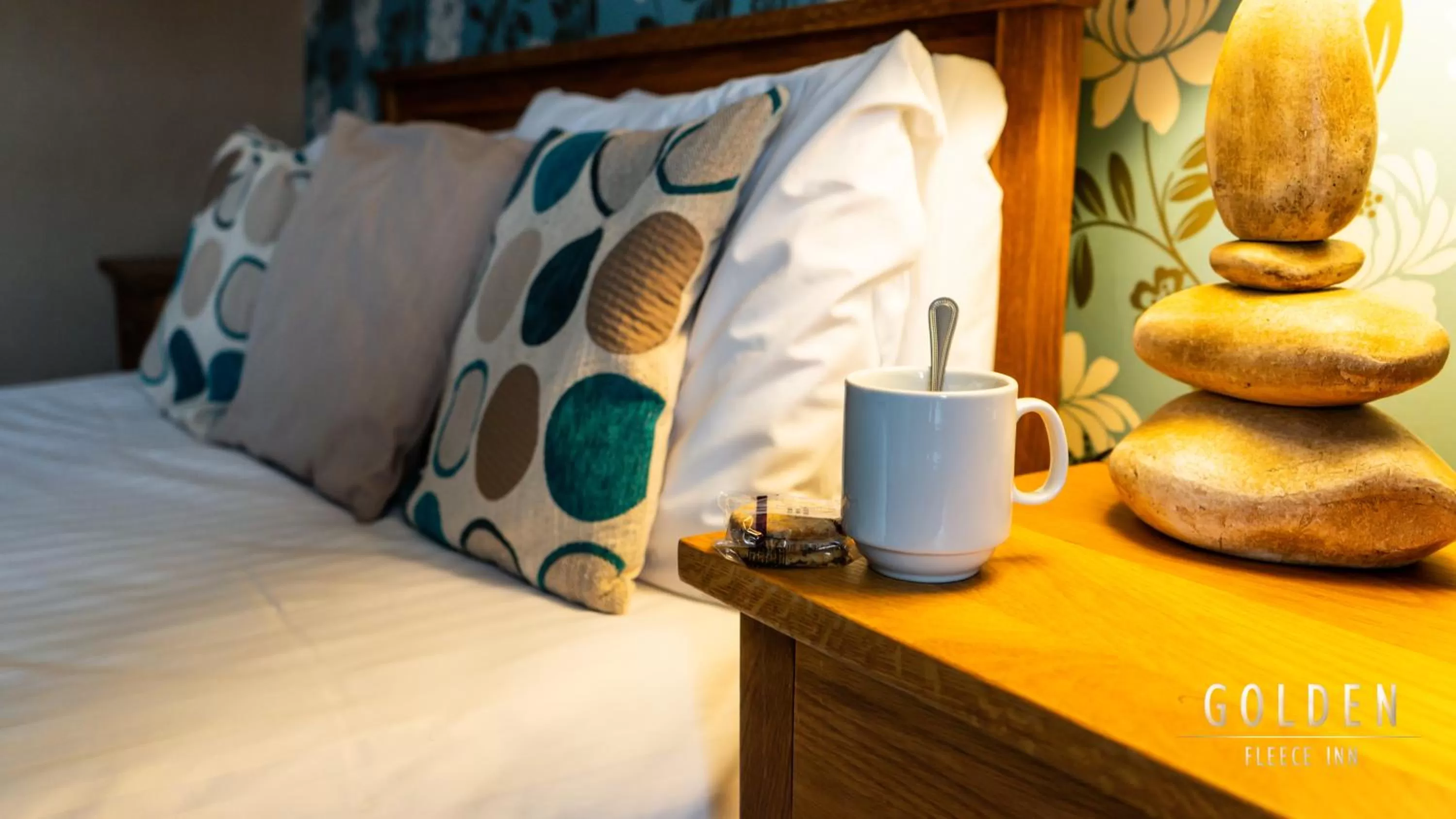 Bed in The Golden Fleece Inn