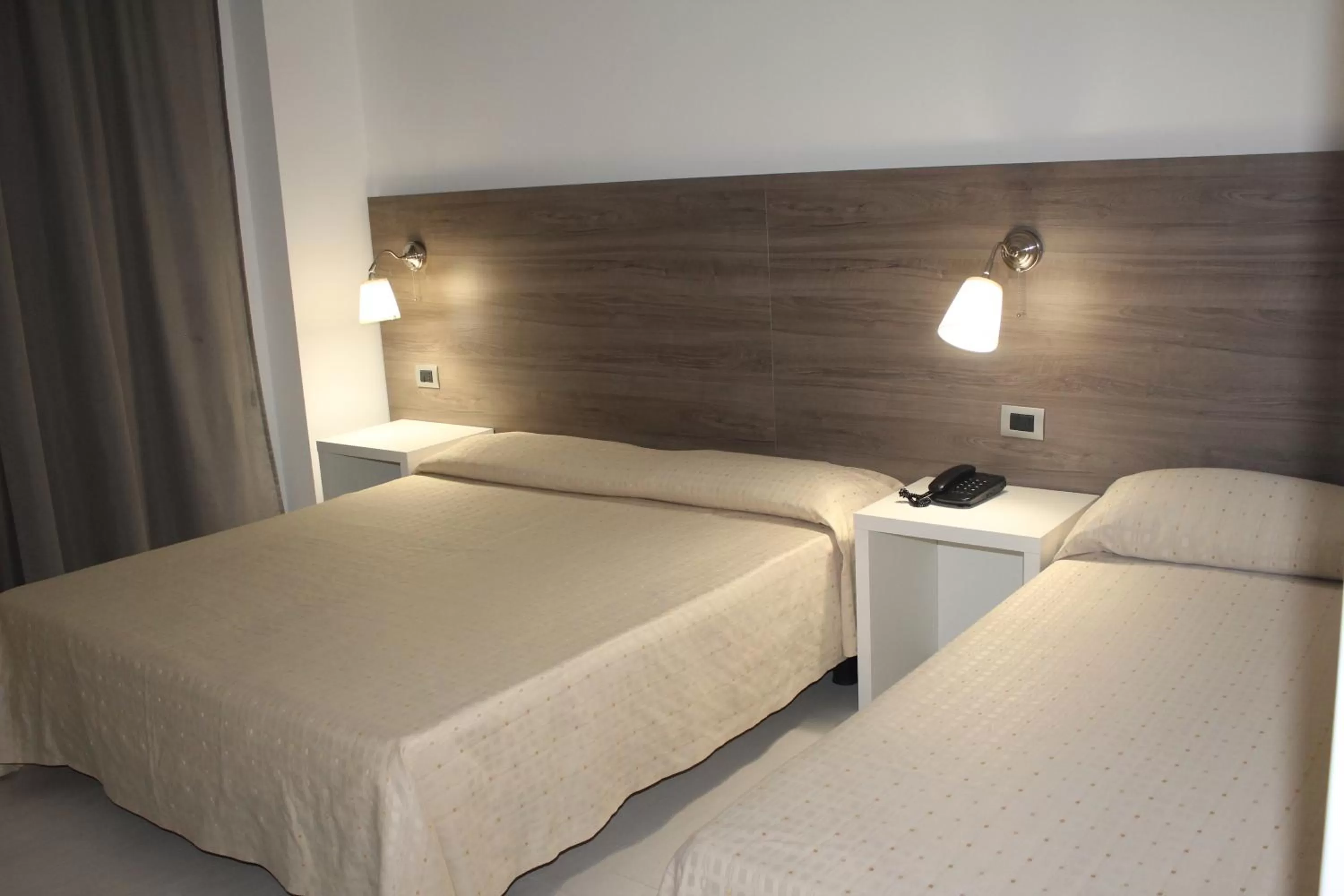 Balcony/Terrace, Bed in Hotel Miramare