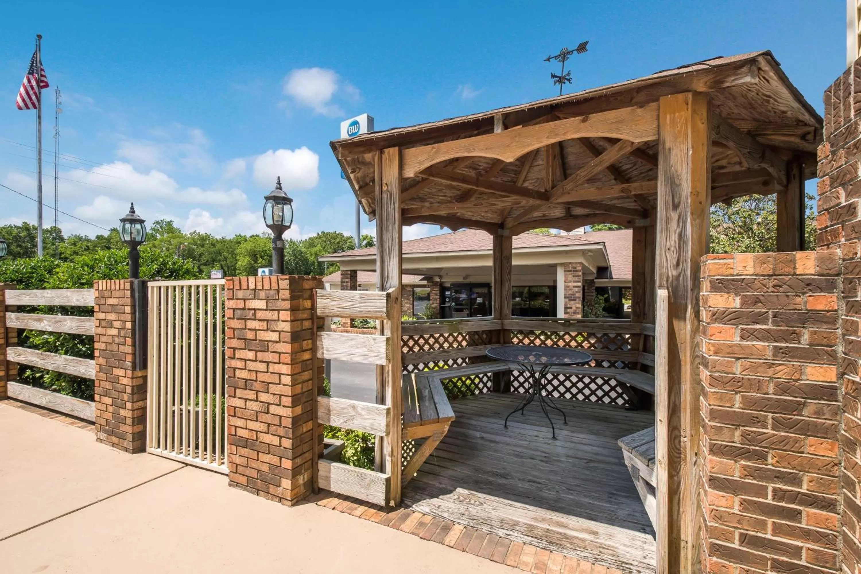 Property building in Best Western Inn Winchester