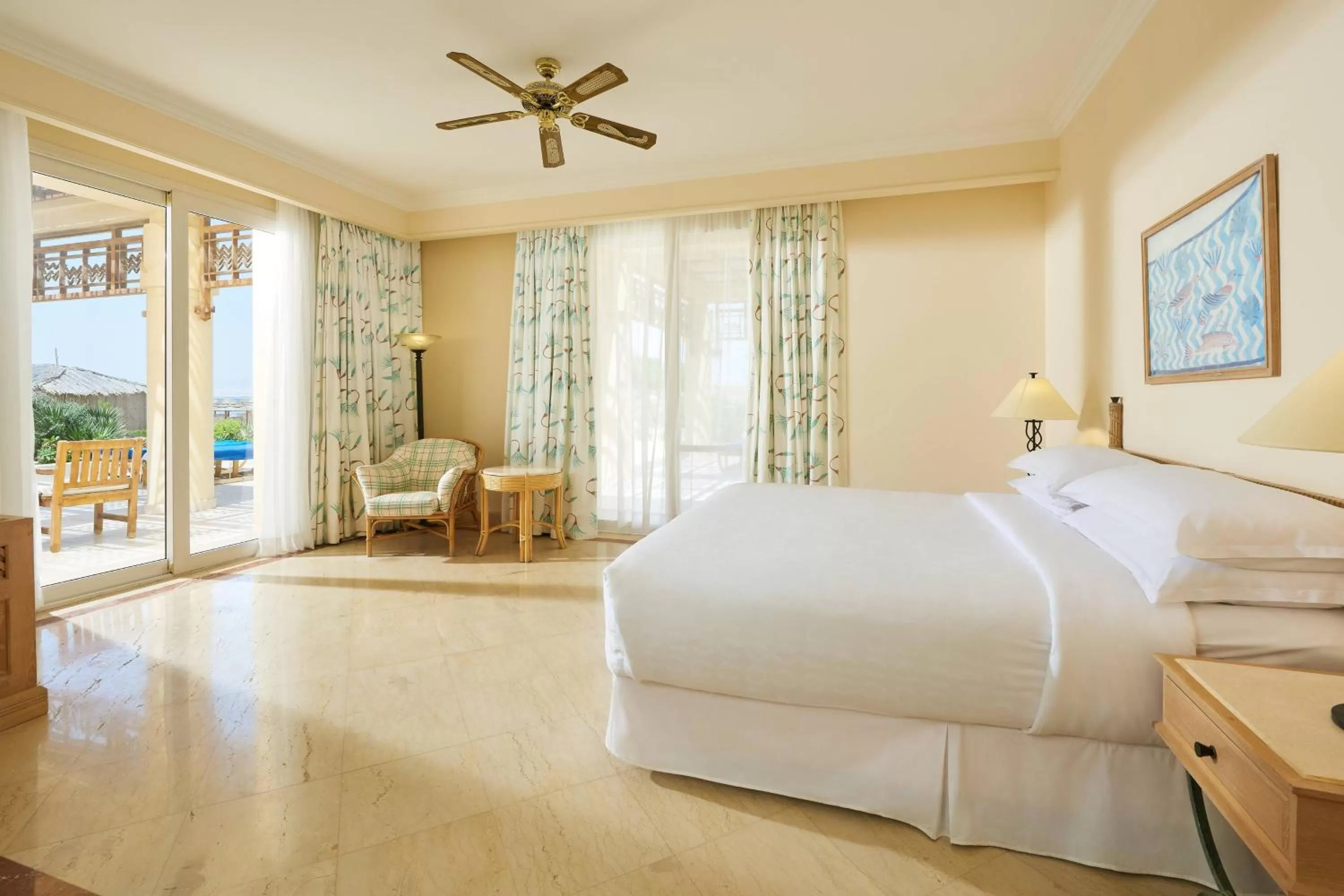 Photo of the whole room, Bed in Sheraton Soma Bay Resort