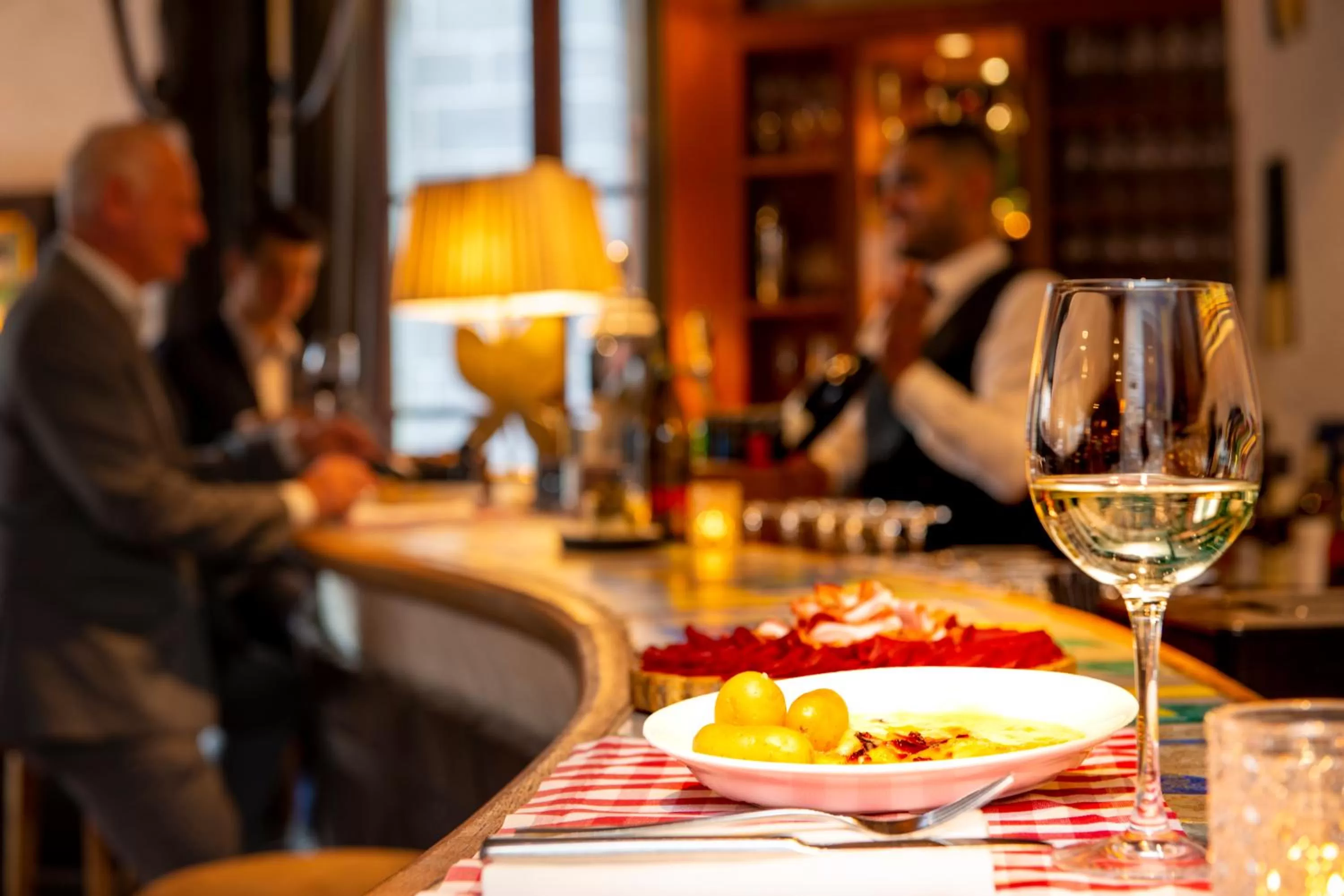 Restaurant/places to eat in Hôtel Les Armures