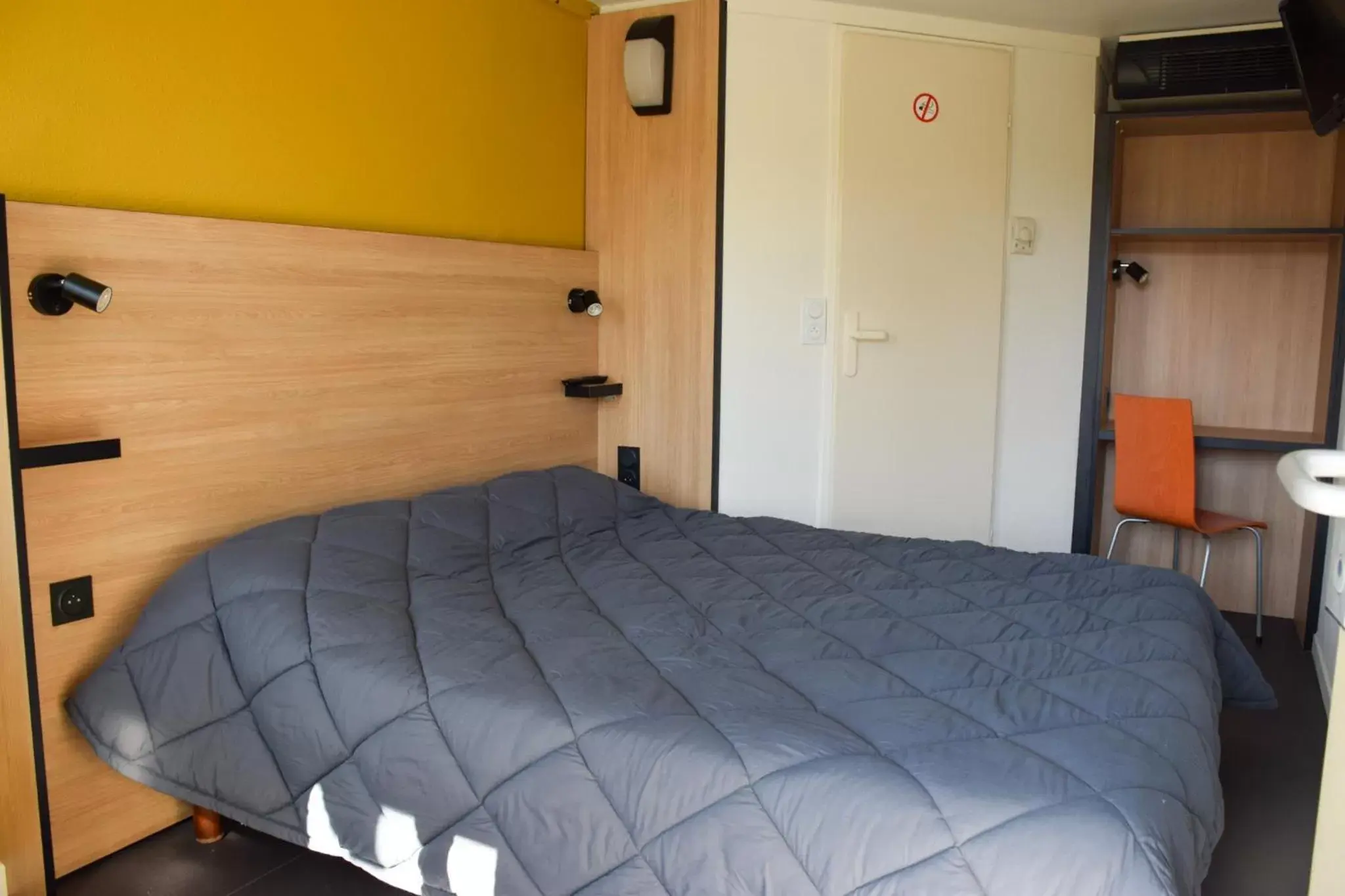 Double Room in Premiere Classe Rodez Double Room in Premiere Classe Rodez