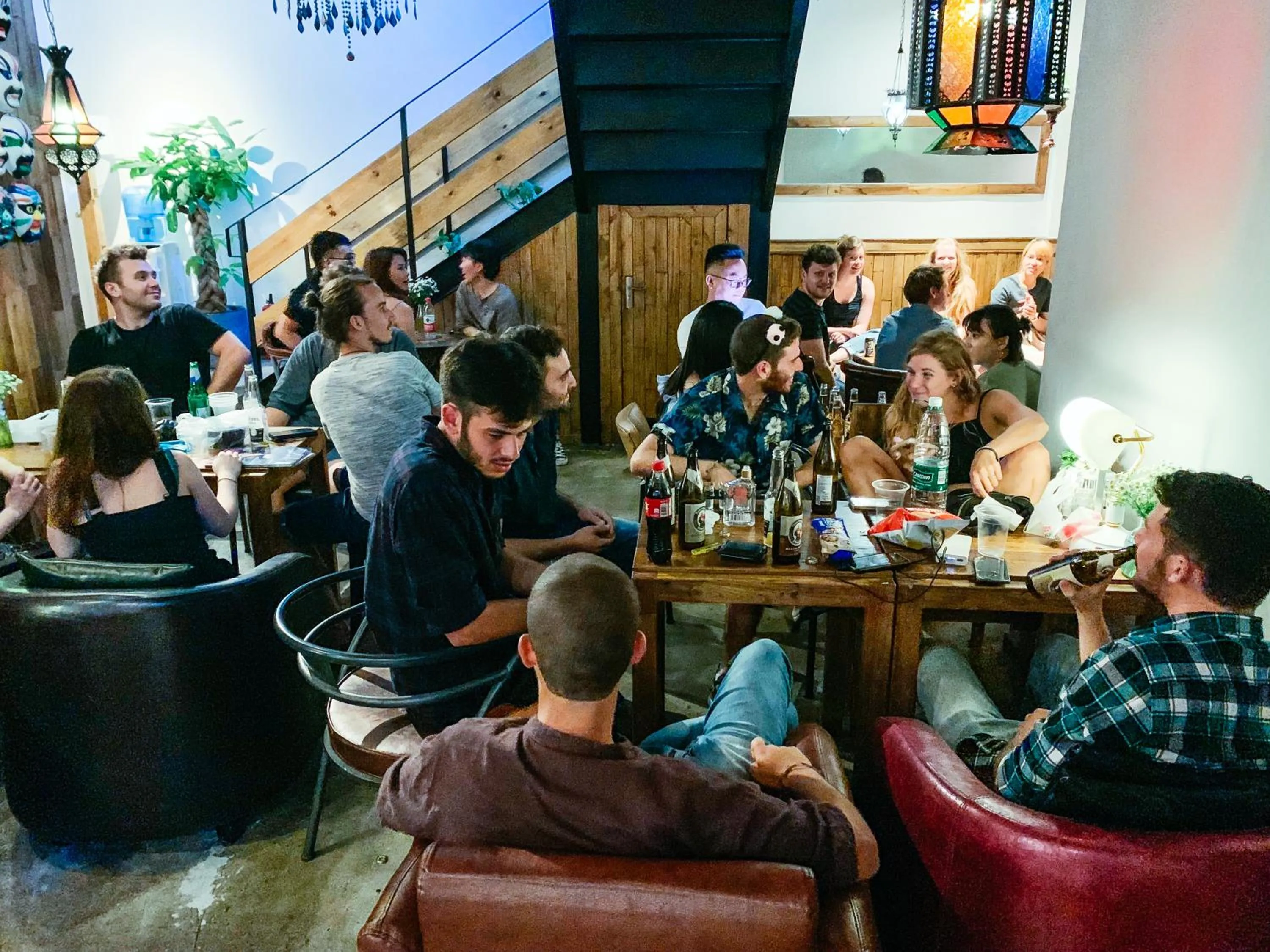 Lounge or bar in SONDERIA Lazybones Hostel- Wenshu Temple Side, Chill Hostel with All-Day Brunch, Travel Agency in English & Local Bar Vibes