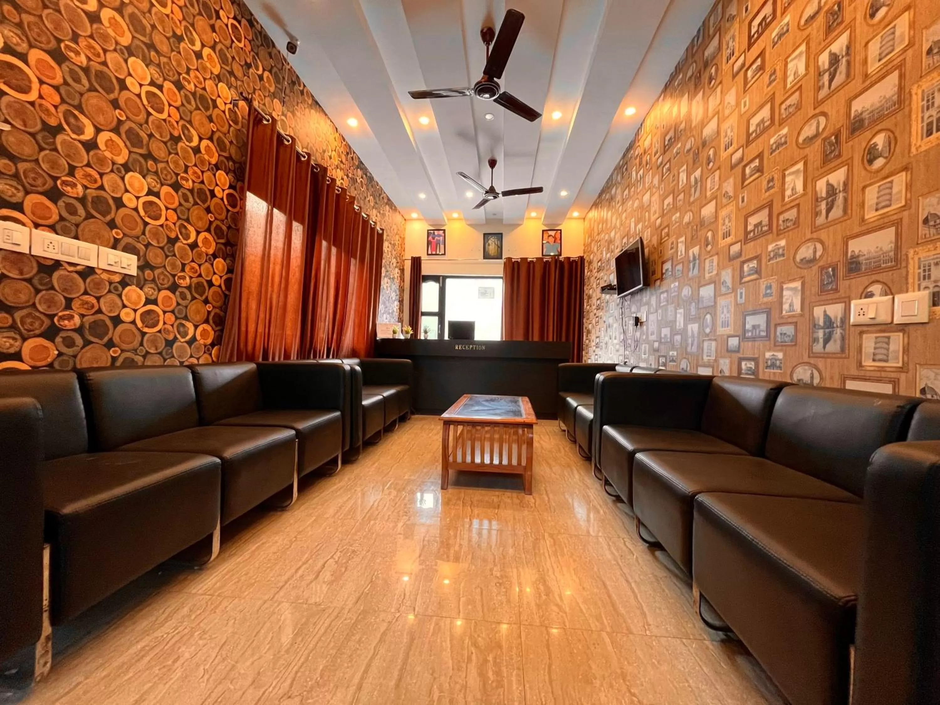 Seating Area in The Kempty Fall Resort, Mussoorie