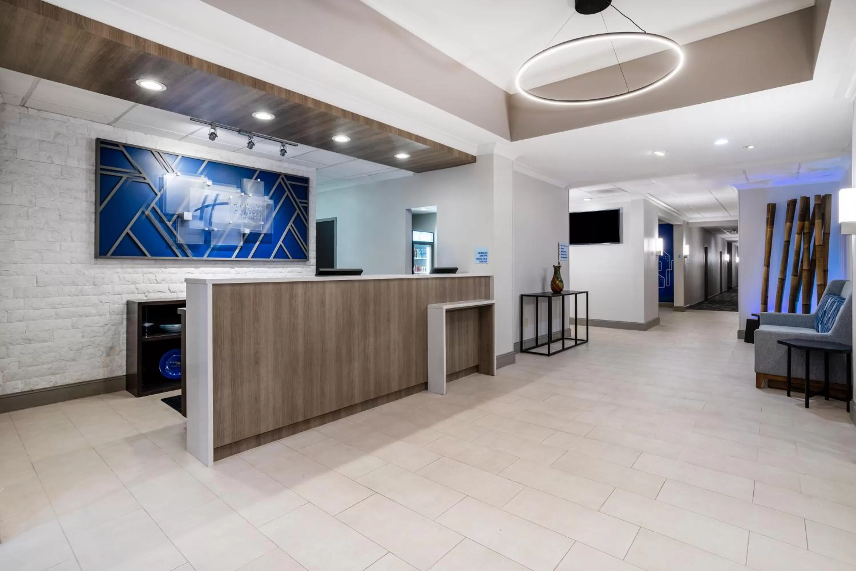 Lobby or reception in Holiday Inn Express and Suites Tampa I-75 at Bruce B. Downs by IHG