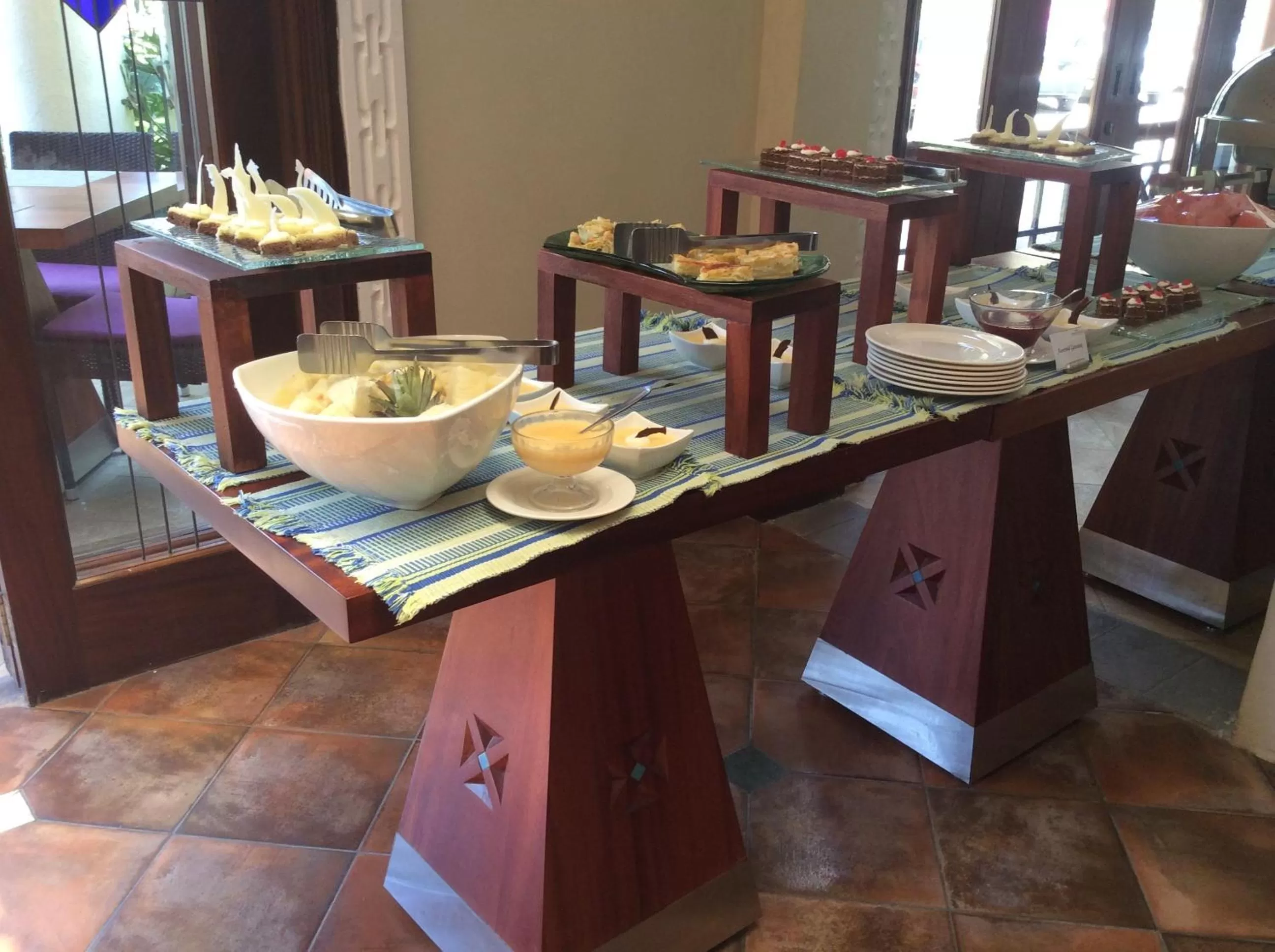 Restaurant/places to eat in The Heron By Sarovar Portico India