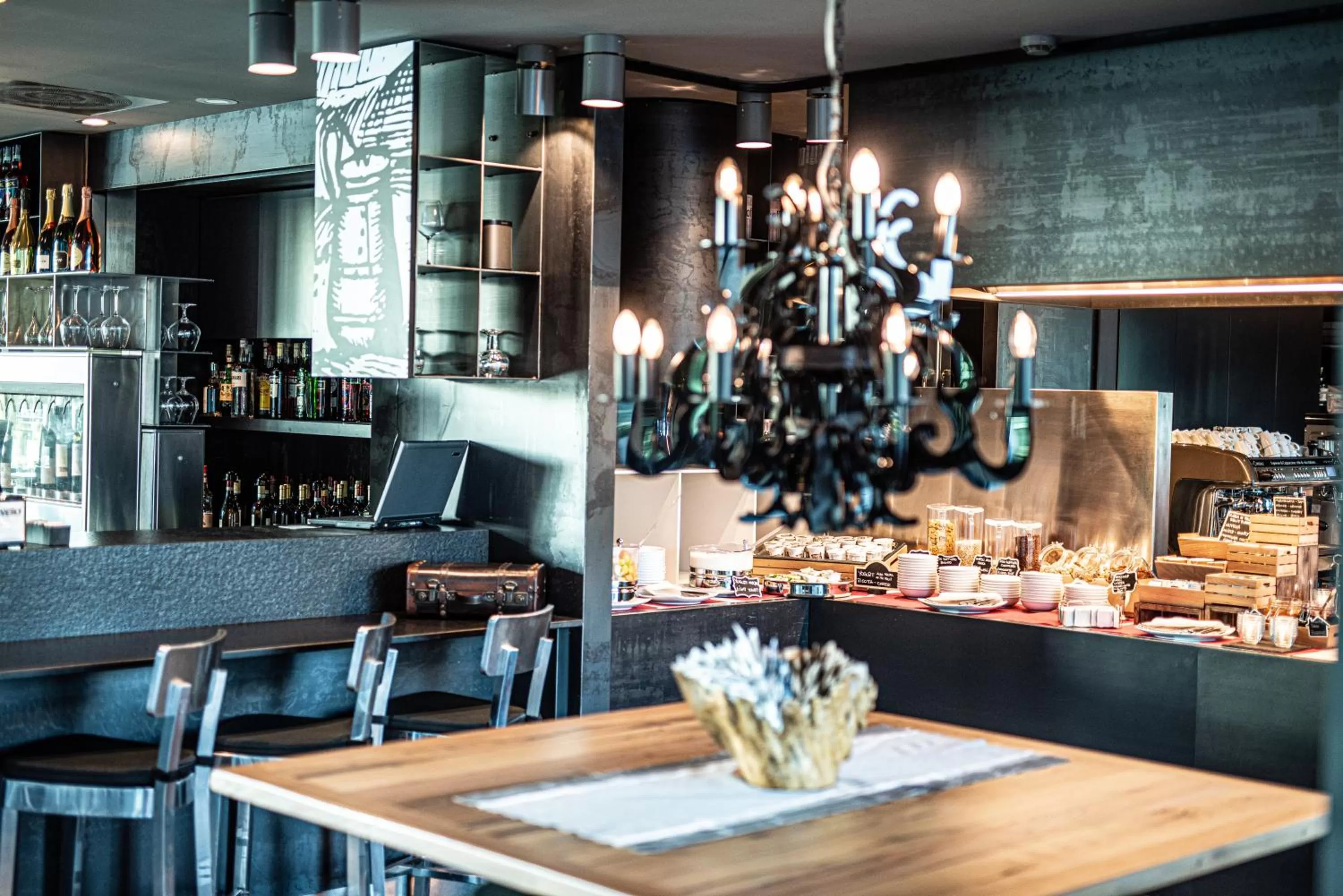 Restaurant/places to eat in Best Western Plus Net Tower Hotel Padova