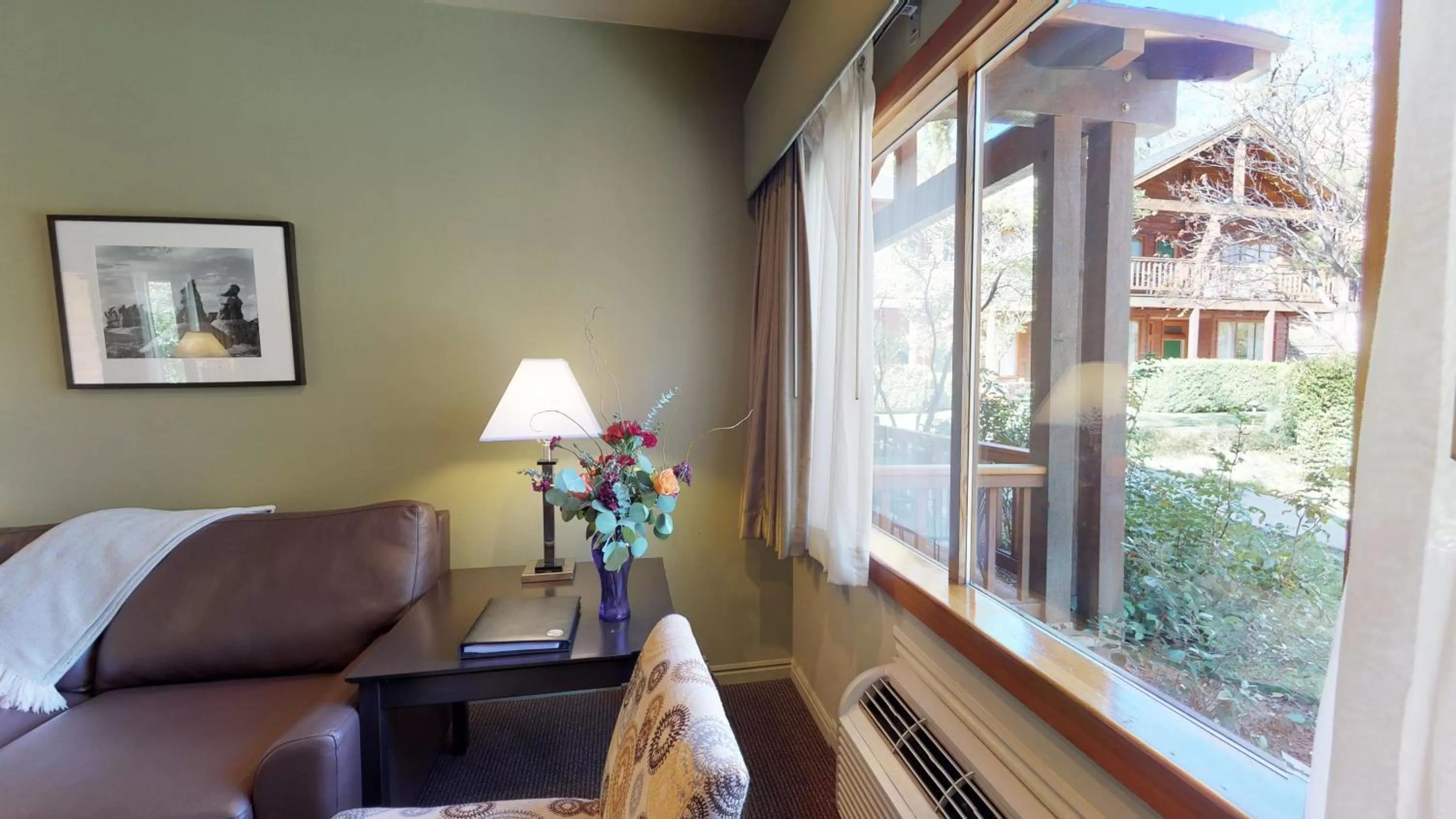 Inner courtyard view in Flanigan`s Resort and Spa