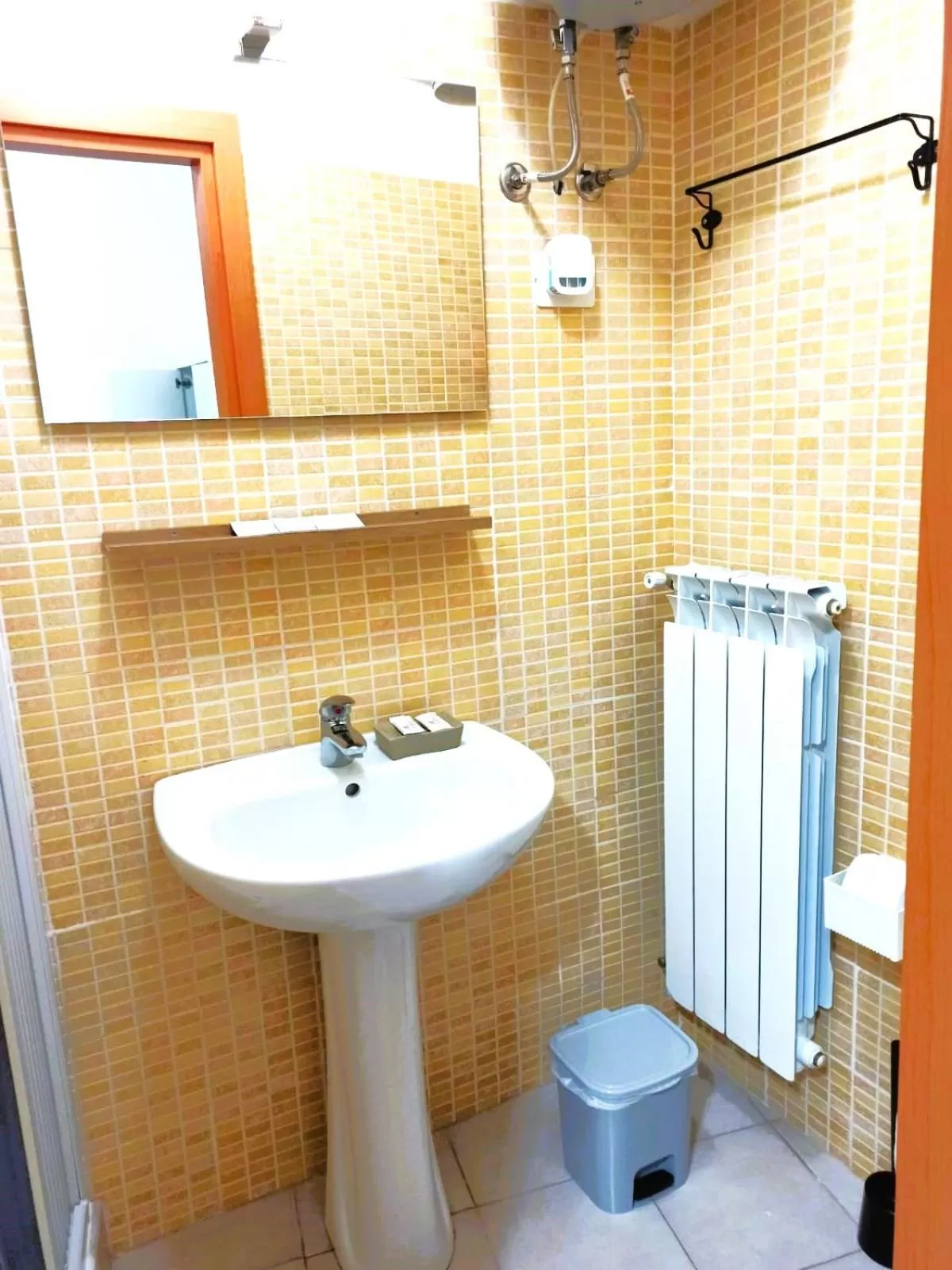 Shower, Bathroom in B&B ONE