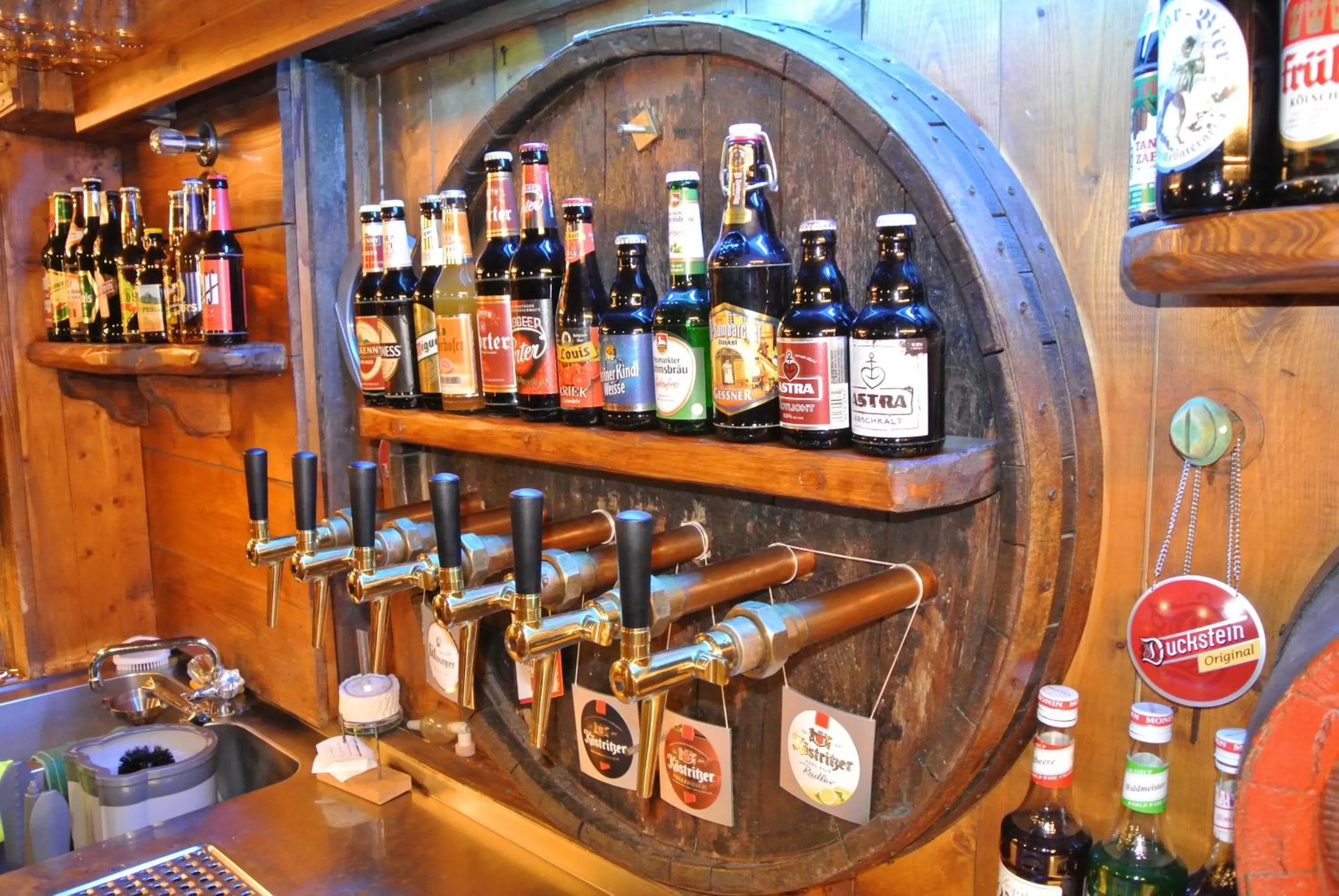 Restaurant/places to eat in Grünes Tor