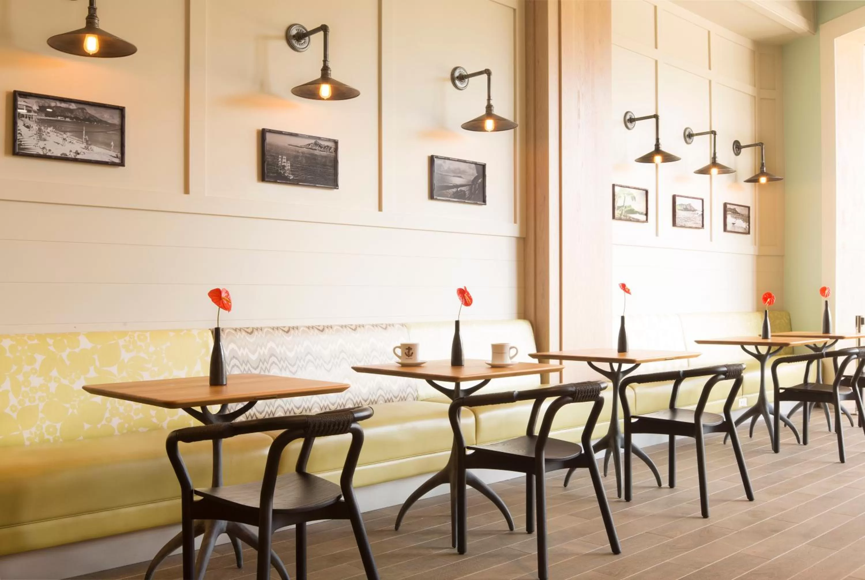 Restaurant/places to eat in Queen Kapiolani Hotel