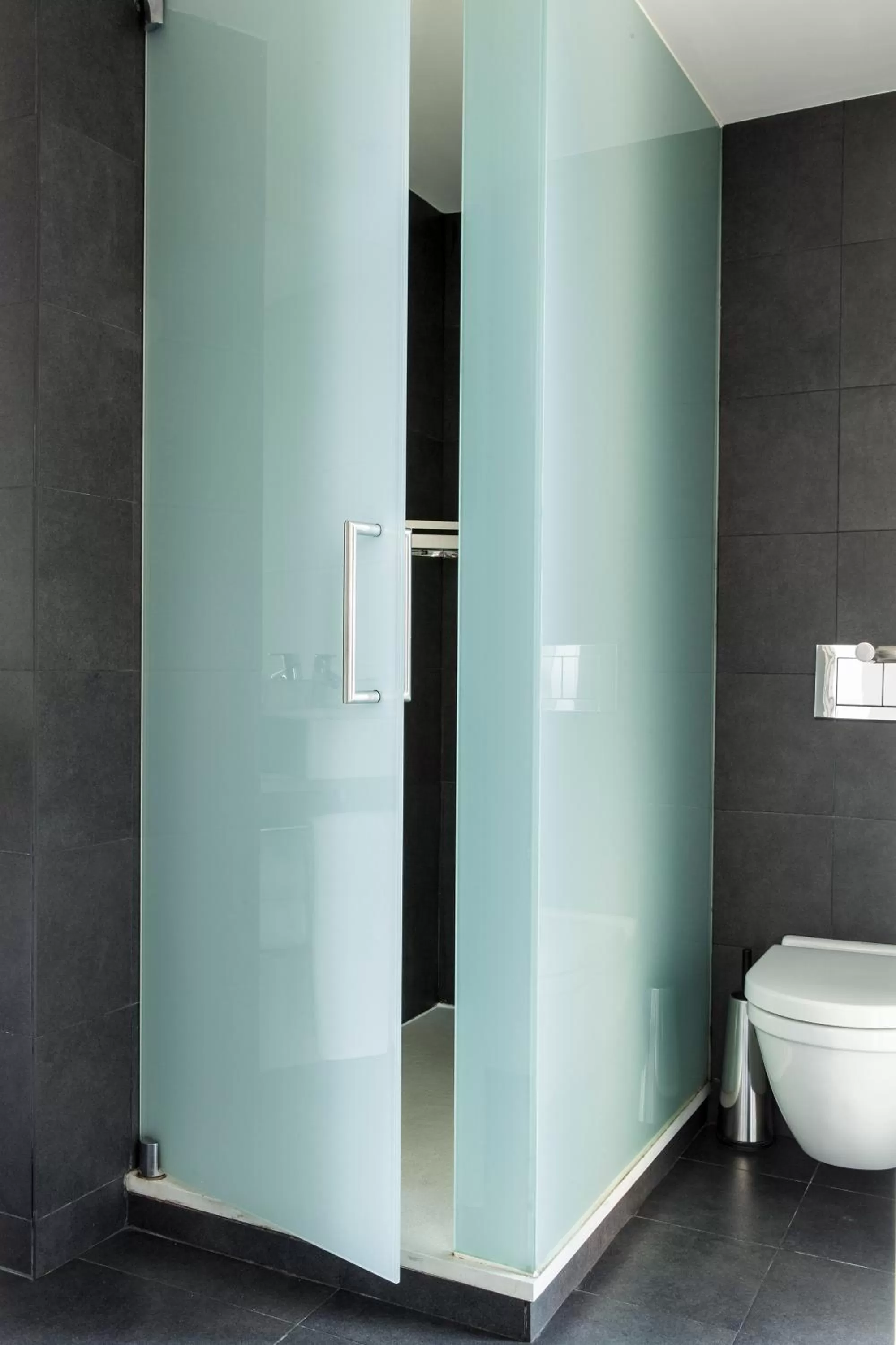 Shower in Barcelona Apartment Republica