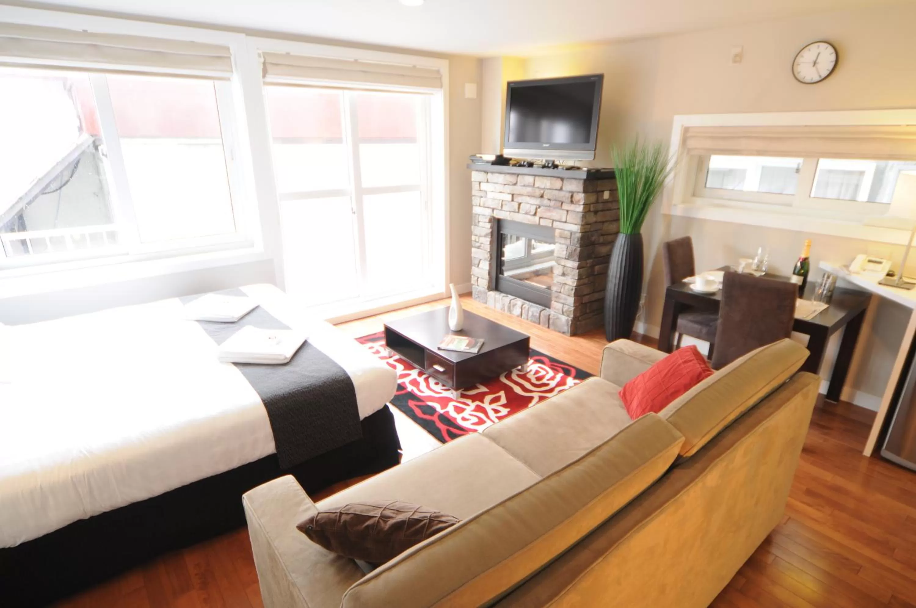 Bedroom, Bed in Fresh Powder Accommodation