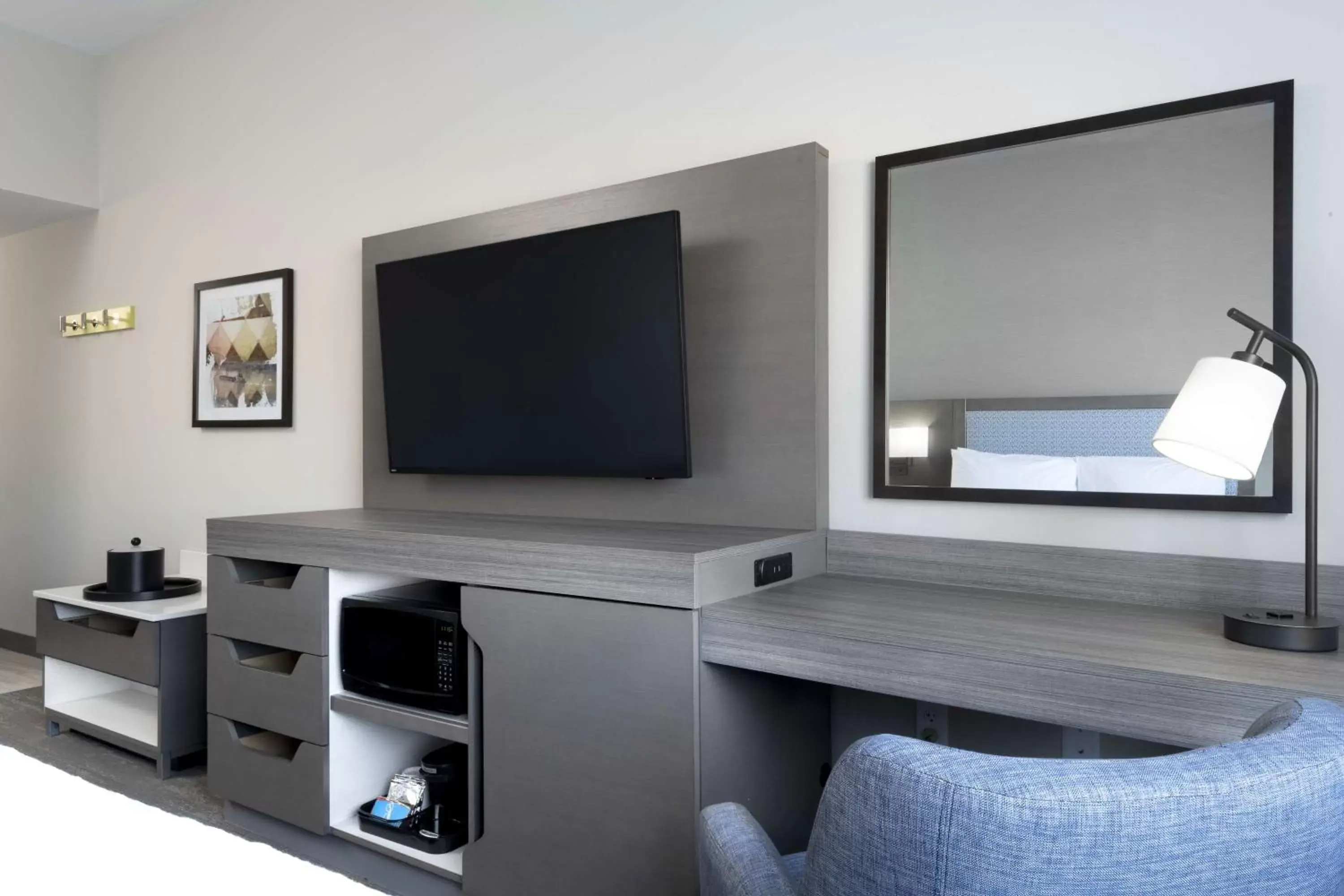 Queen Room with Two Queen Beds - Hearing Access/Non-Smoking in Hampton Inn & Suites St Charles Old Town Area, Mo Queen Room with Two Queen Beds - Hearing Access/Non-Smoking in Hampton Inn & Suites St Charles Old Town Area, Mo